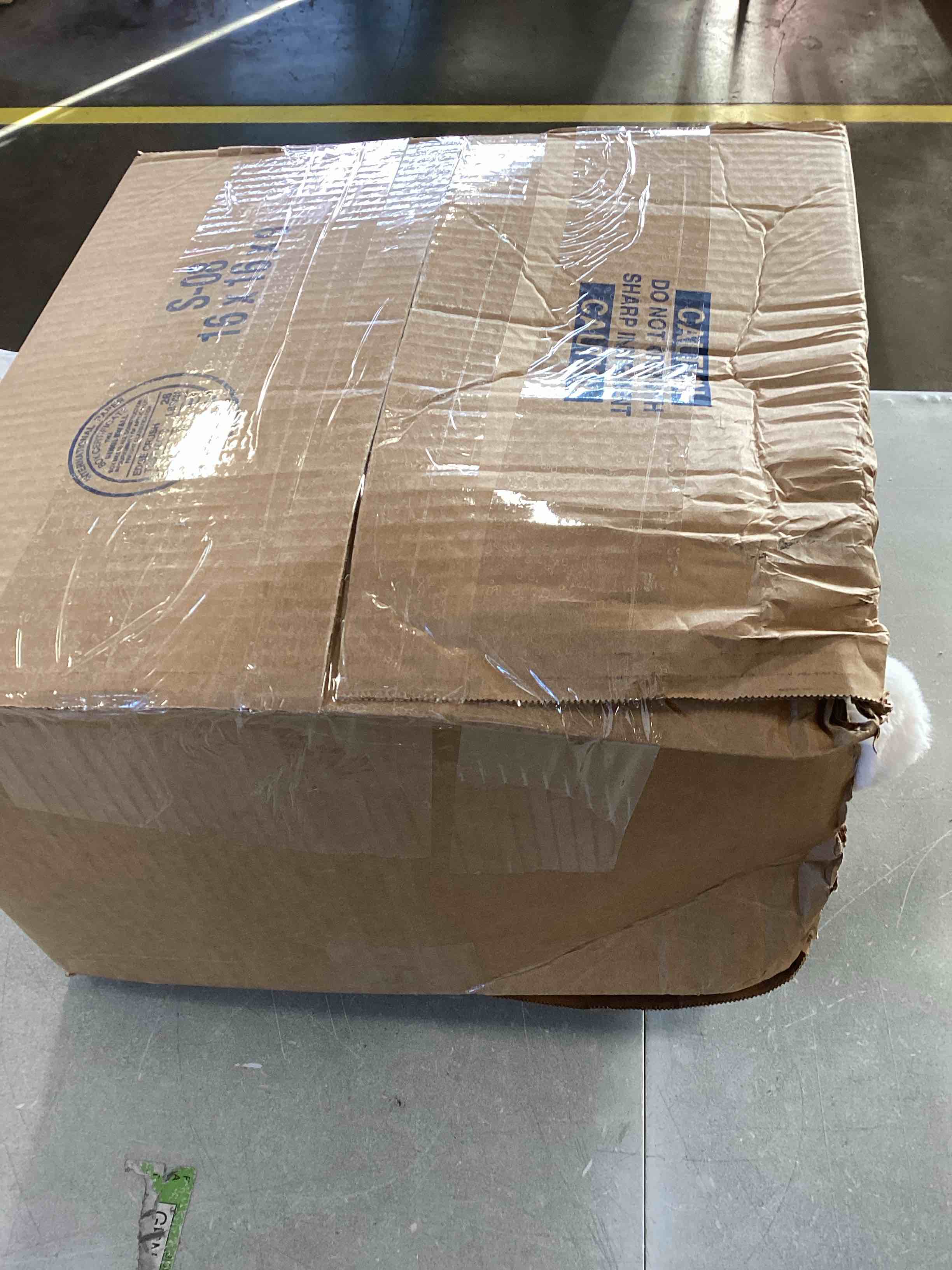 https://s3.amazonaws.com/lotting-images-prod/bidfta/BLU5811520_1711630101508.jpeg