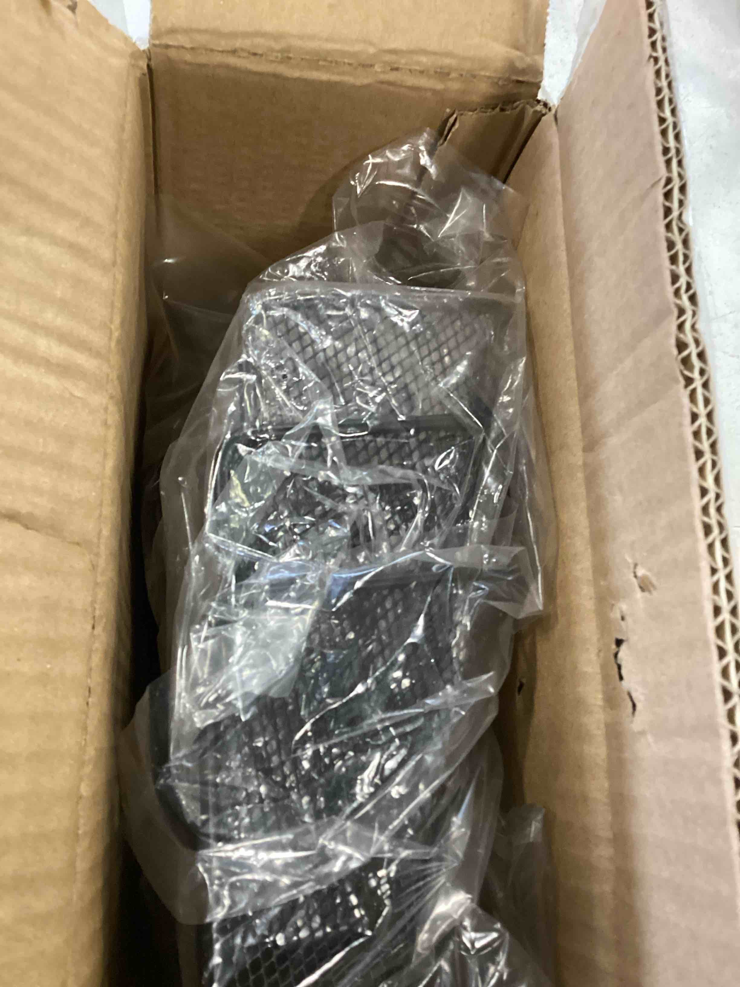 https://s3.amazonaws.com/lotting-images-prod/bidfta/BLU5811834_1711991170533.jpeg