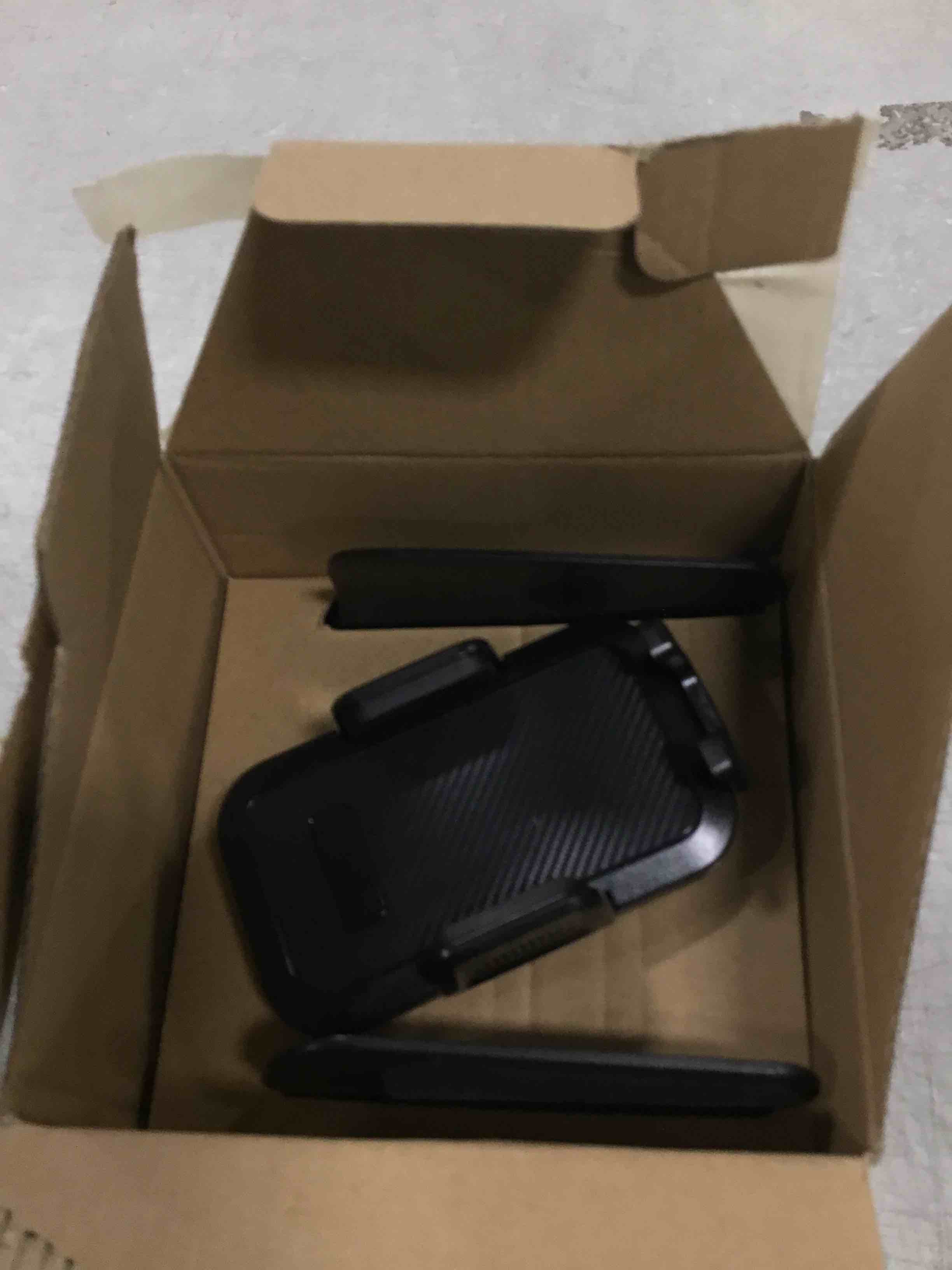 https://s3.amazonaws.com/lotting-images-prod/bidfta/BLU5812390_1712229125301.jpeg