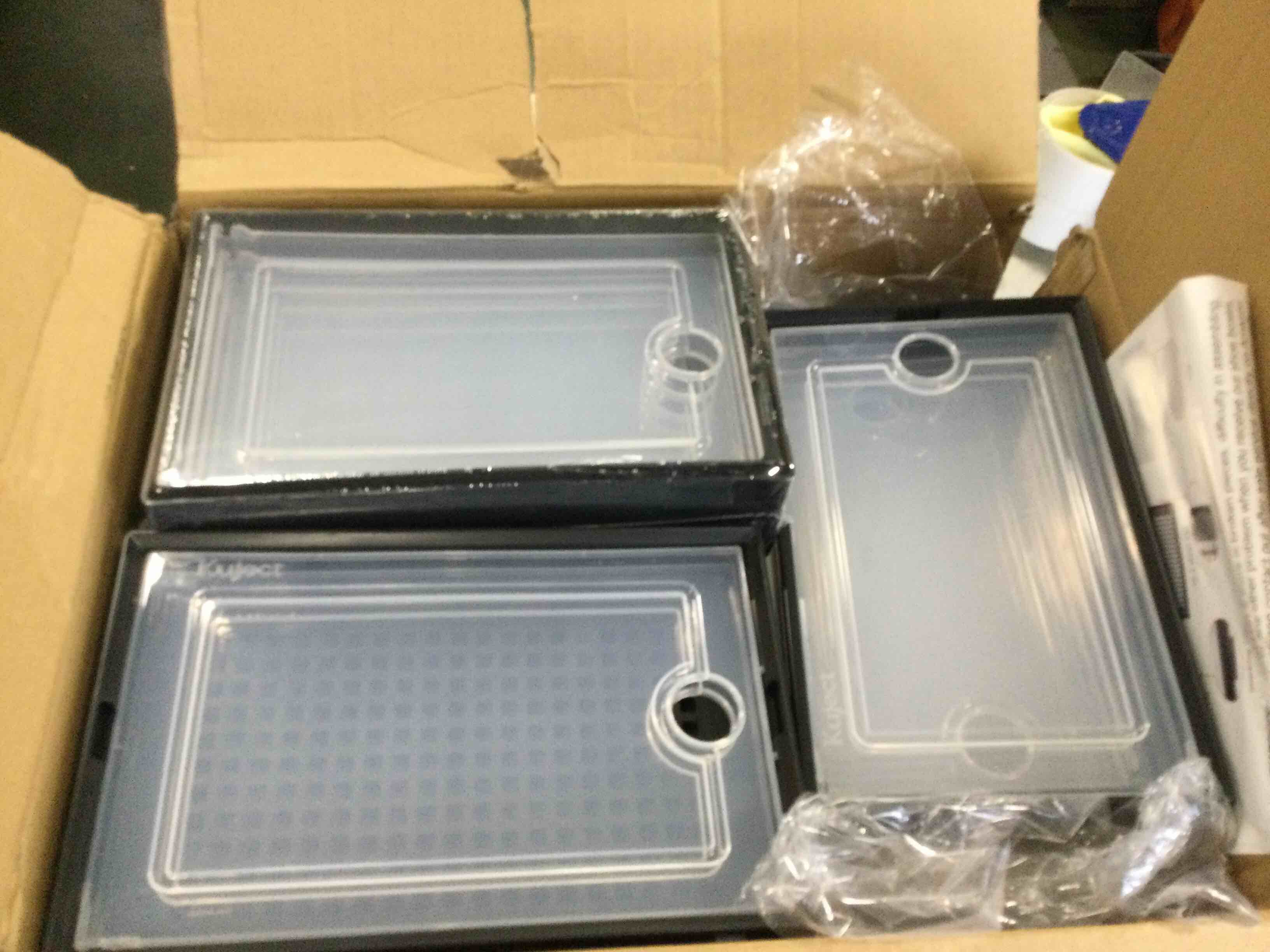 https://s3.amazonaws.com/lotting-images-prod/bidfta/BLU5812759_1712256236438.jpeg