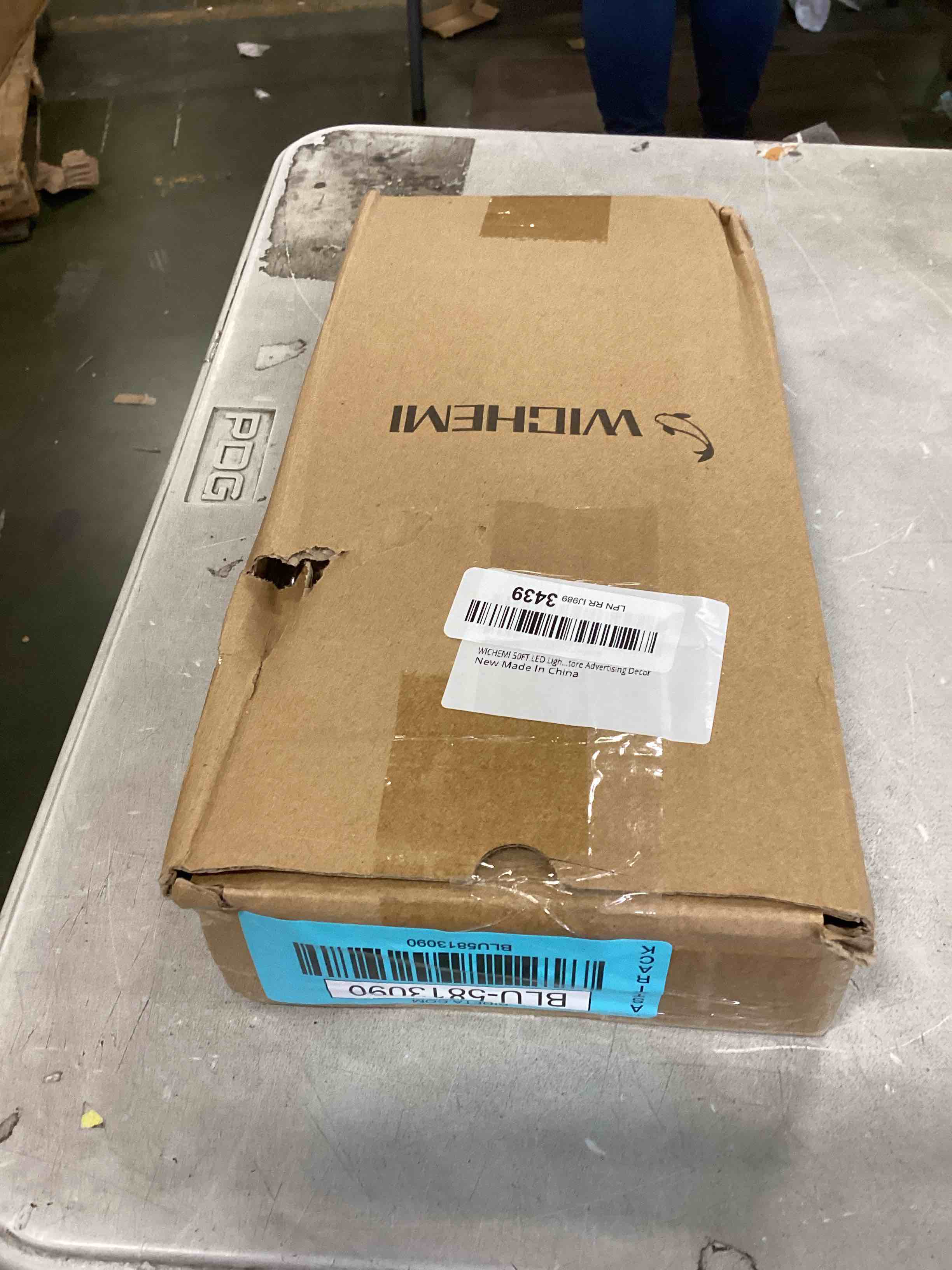 https://s3.amazonaws.com/lotting-images-prod/bidfta/BLU5813090_1711568750570.jpeg