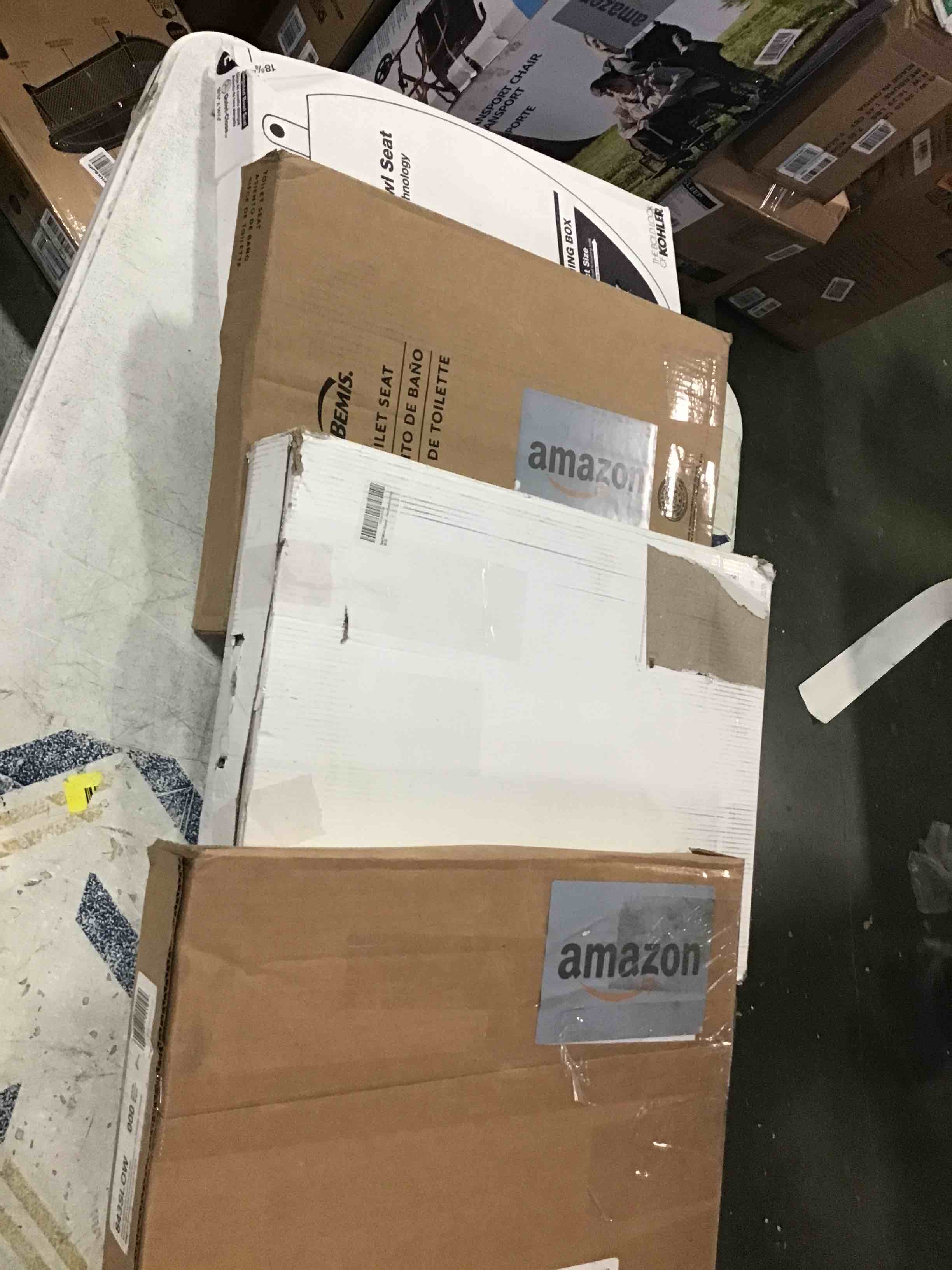 https://s3.amazonaws.com/lotting-images-prod/bidfta/BLU5813347_1711741363744.jpeg