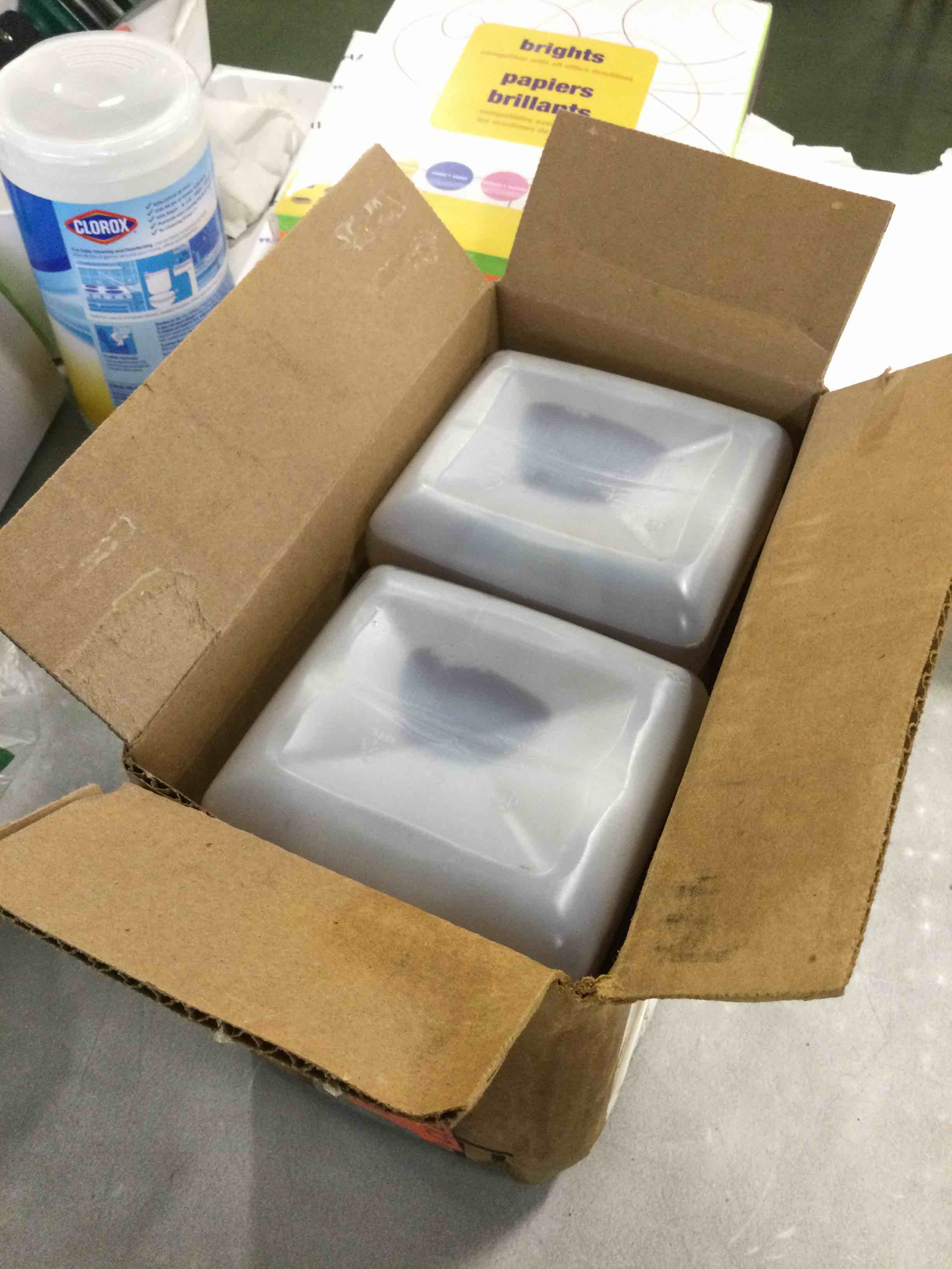 https://s3.amazonaws.com/lotting-images-prod/bidfta/BLU5813571_1712147730958.jpeg