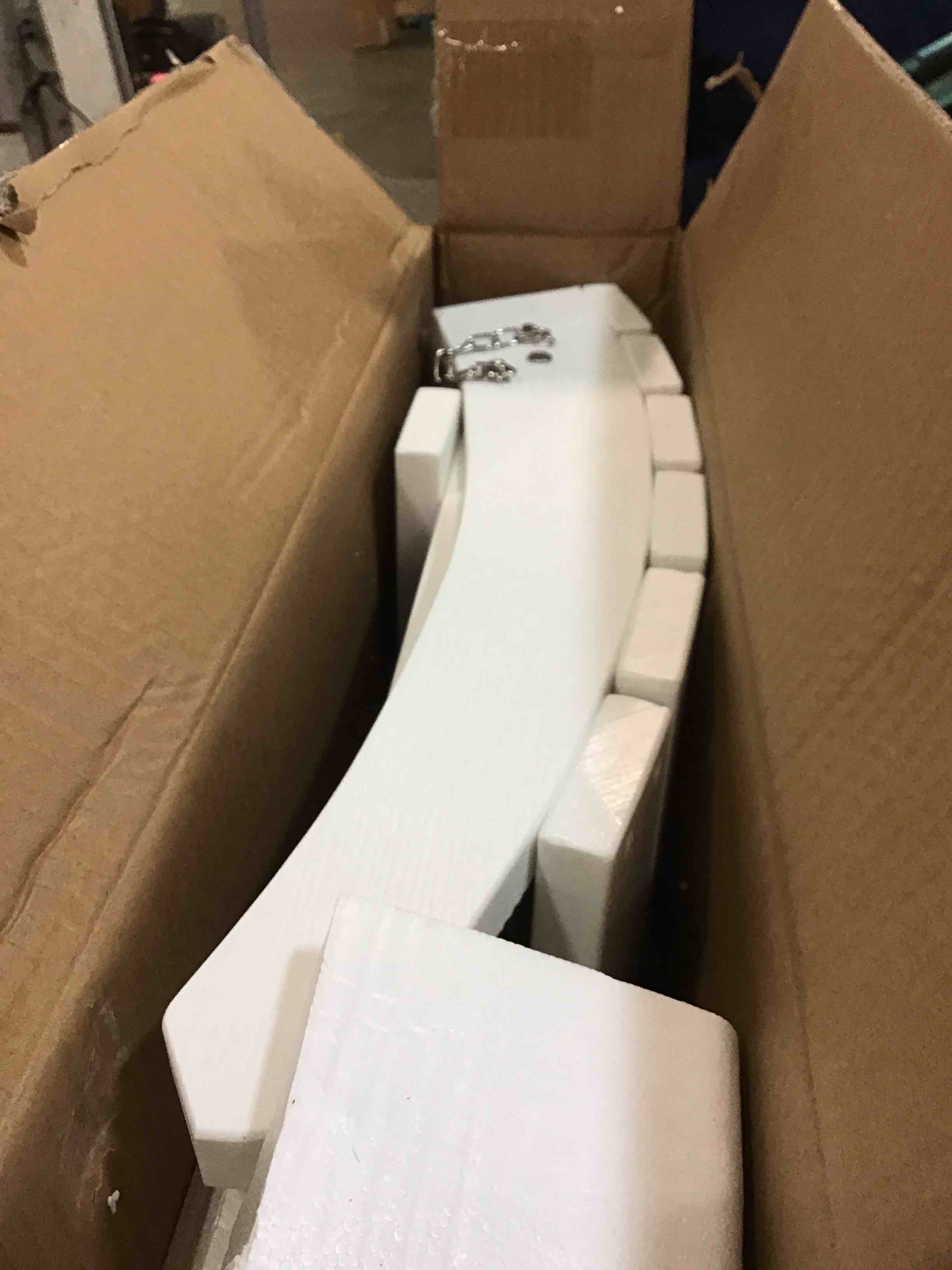 https://s3.amazonaws.com/lotting-images-prod/bidfta/BLU5814657_1711714525210.jpeg