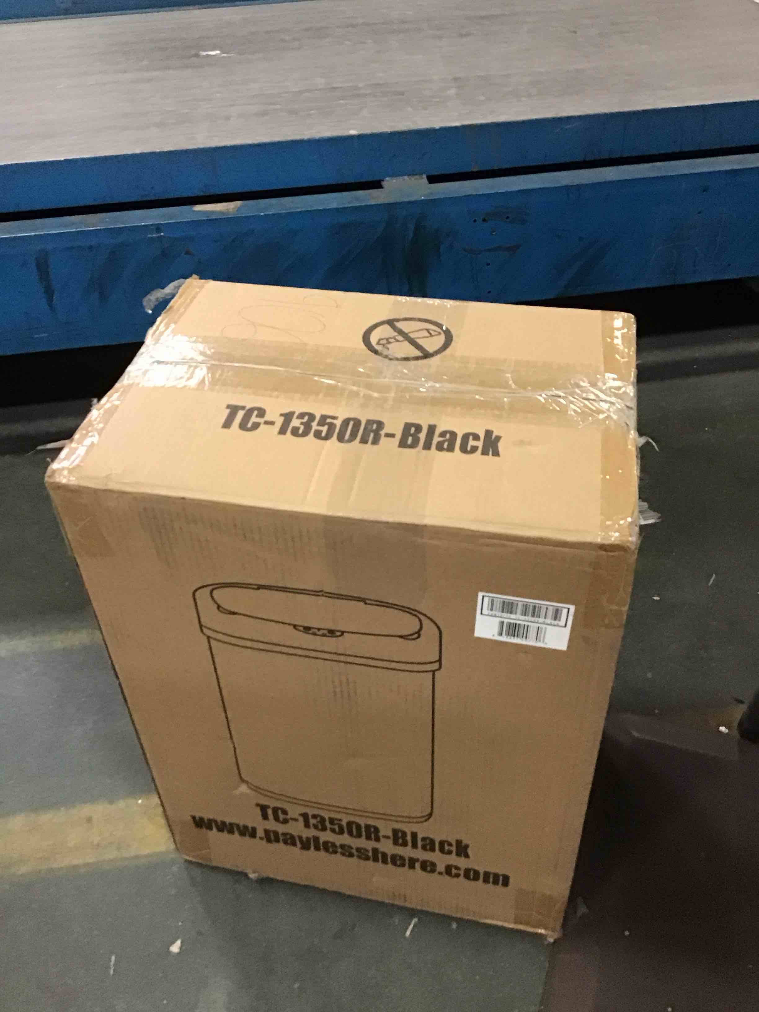 https://s3.amazonaws.com/lotting-images-prod/bidfta/BLU5814714_1711723373590.jpeg