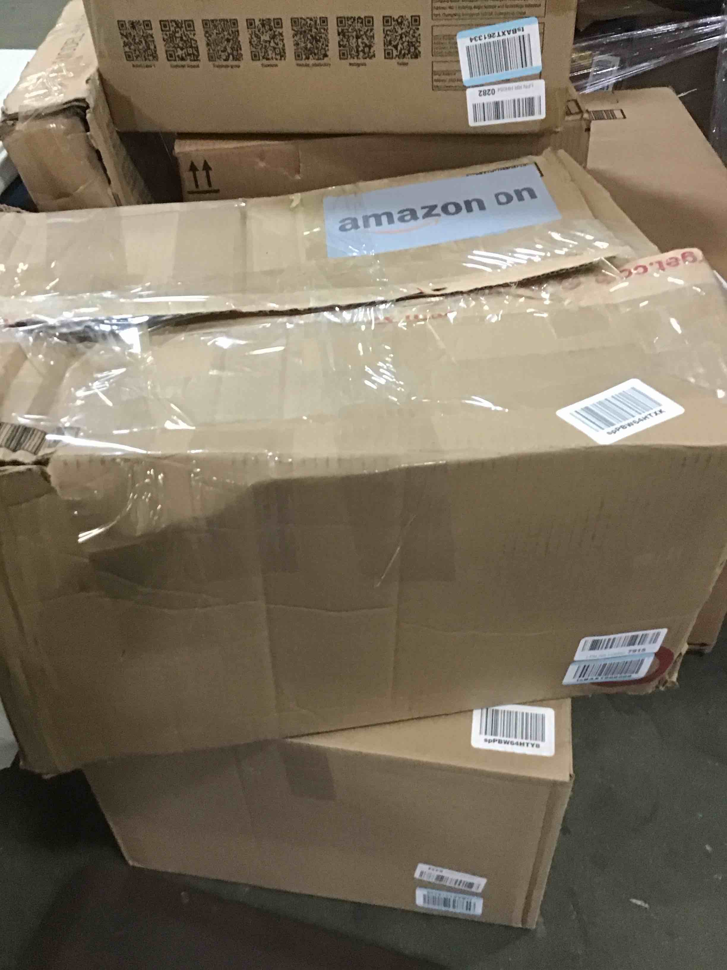 https://s3.amazonaws.com/lotting-images-prod/bidfta/BLU5814804_1711736545823.jpeg