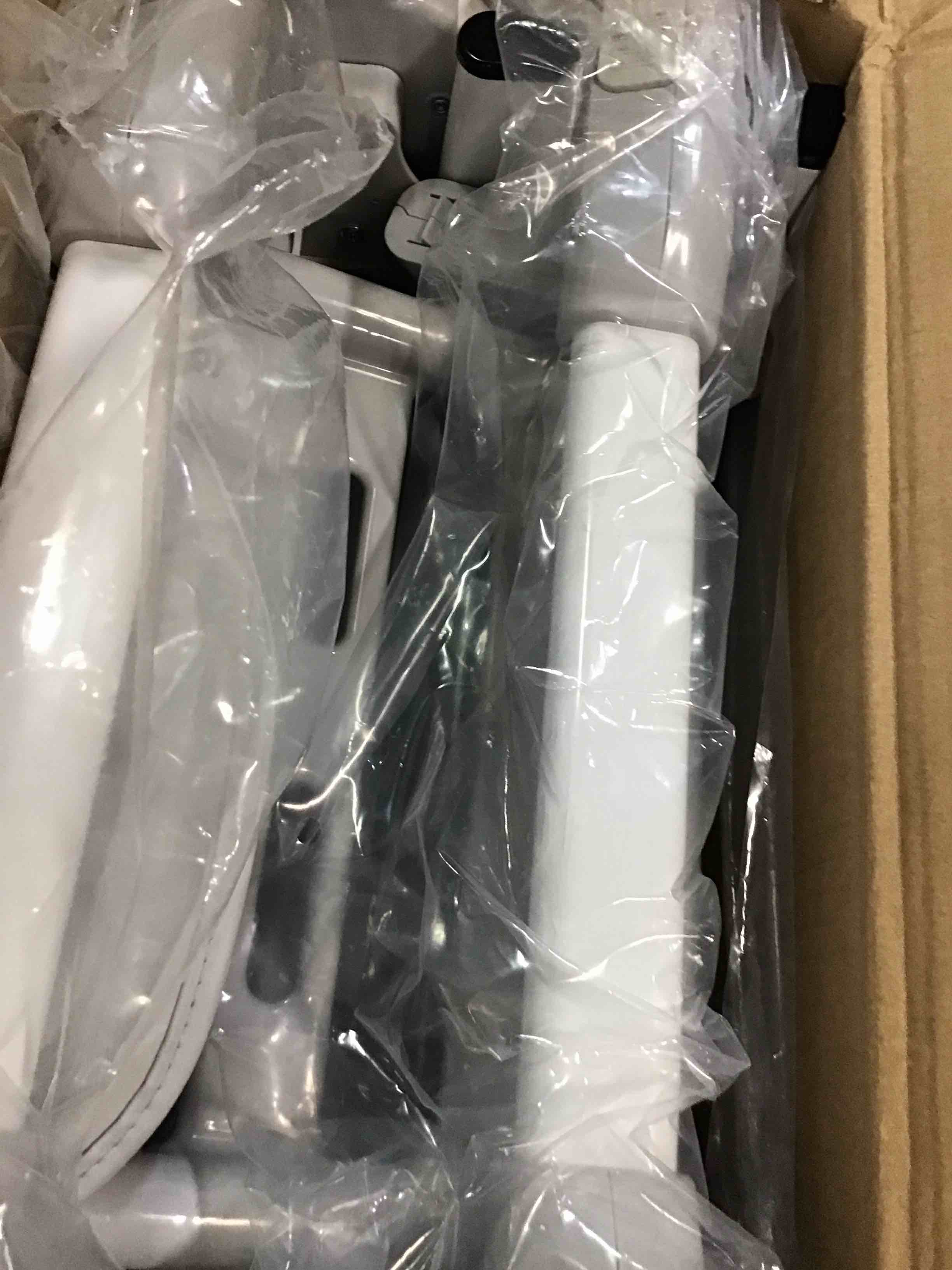 https://s3.amazonaws.com/lotting-images-prod/bidfta/BLU5815355_1712069456948.jpeg