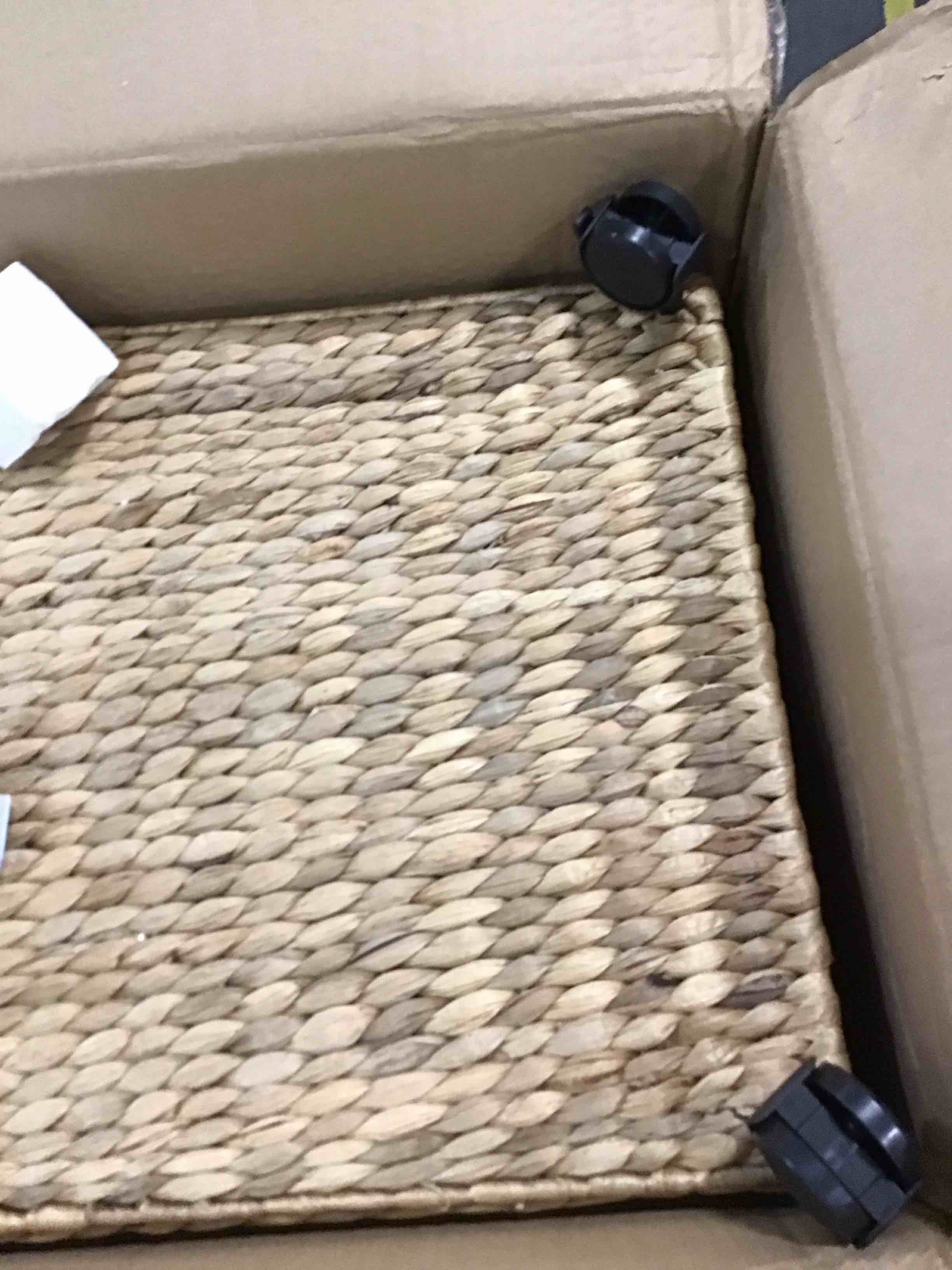 https://s3.amazonaws.com/lotting-images-prod/bidfta/BLU5815356_1712069547244.jpeg