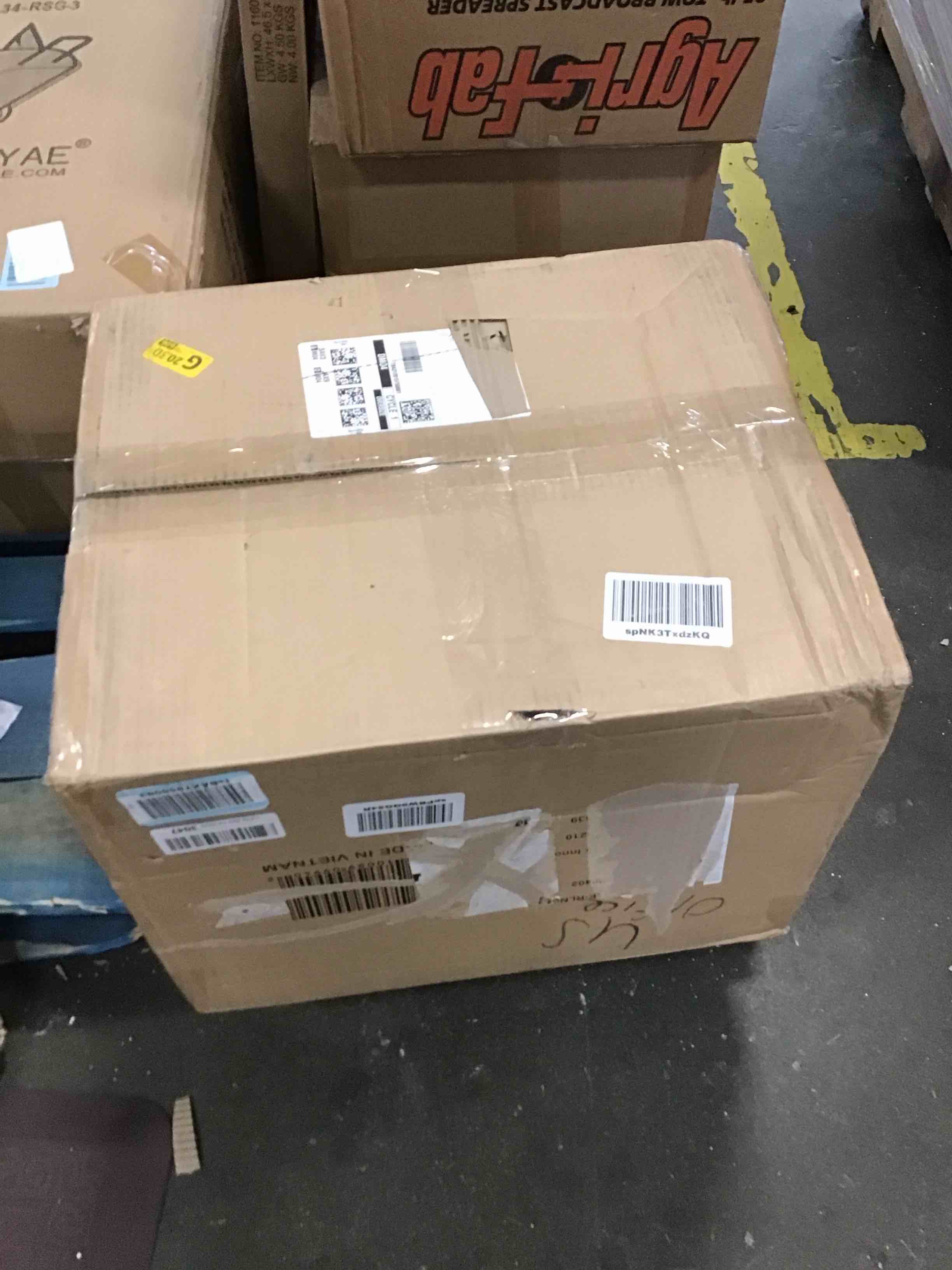 https://s3.amazonaws.com/lotting-images-prod/bidfta/BLU5815356_1712069563947.jpeg