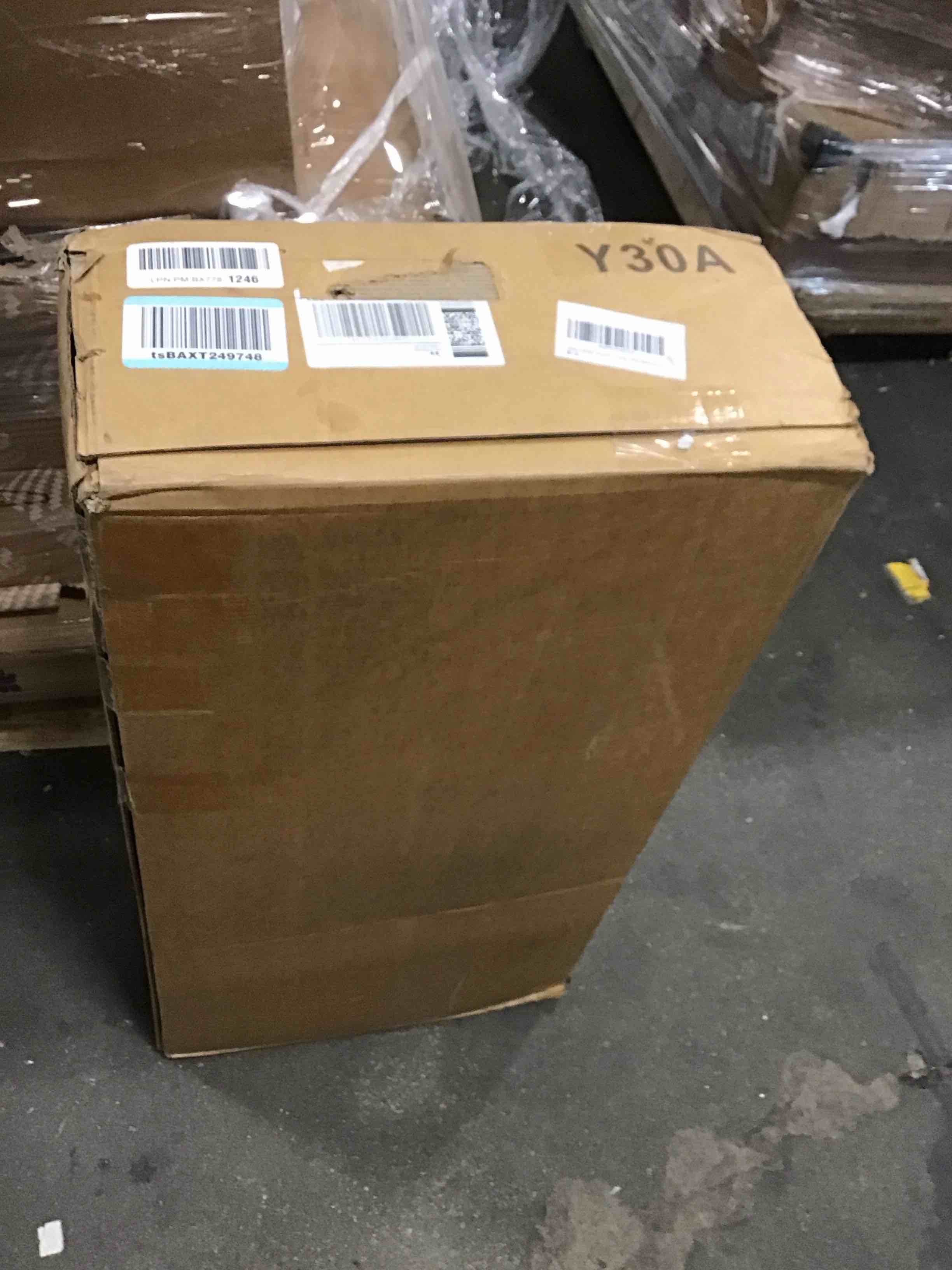 https://s3.amazonaws.com/lotting-images-prod/bidfta/BLU5815788_1712235627248.jpeg