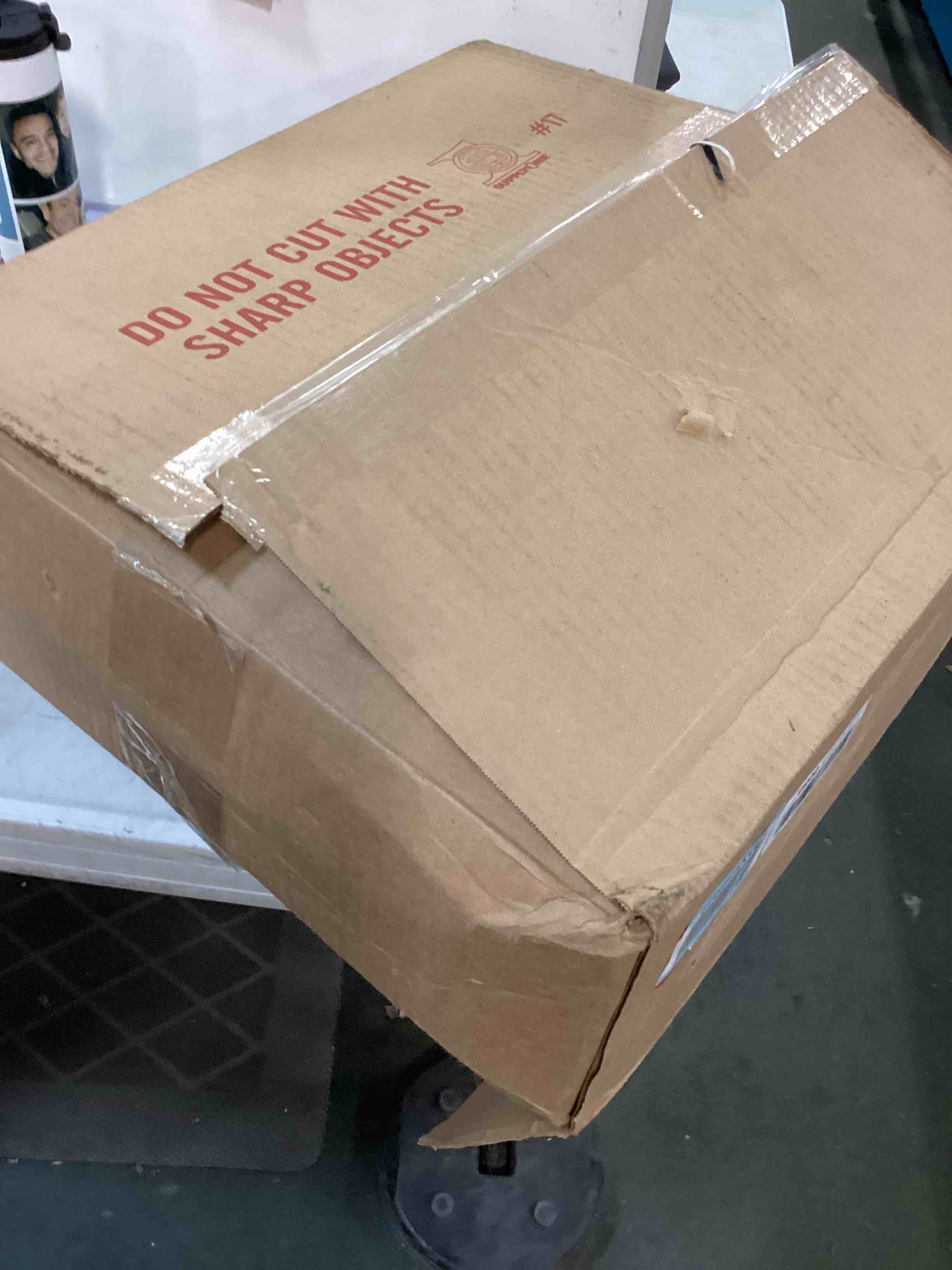 https://s3.amazonaws.com/lotting-images-prod/bidfta/BLU5815996_1705766771634.jpeg