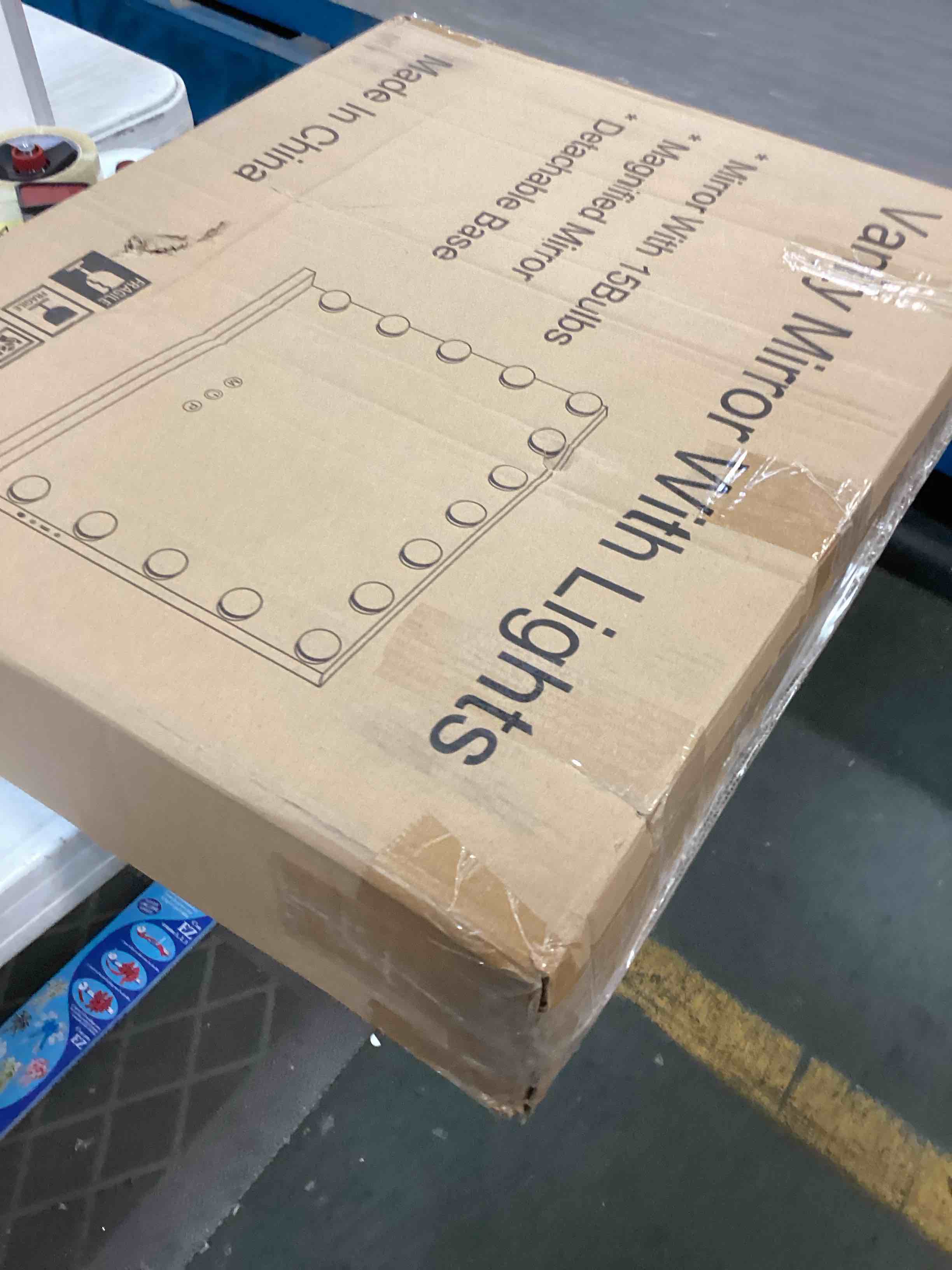 https://s3.amazonaws.com/lotting-images-prod/bidfta/BLU5816027_1705769228232.jpeg