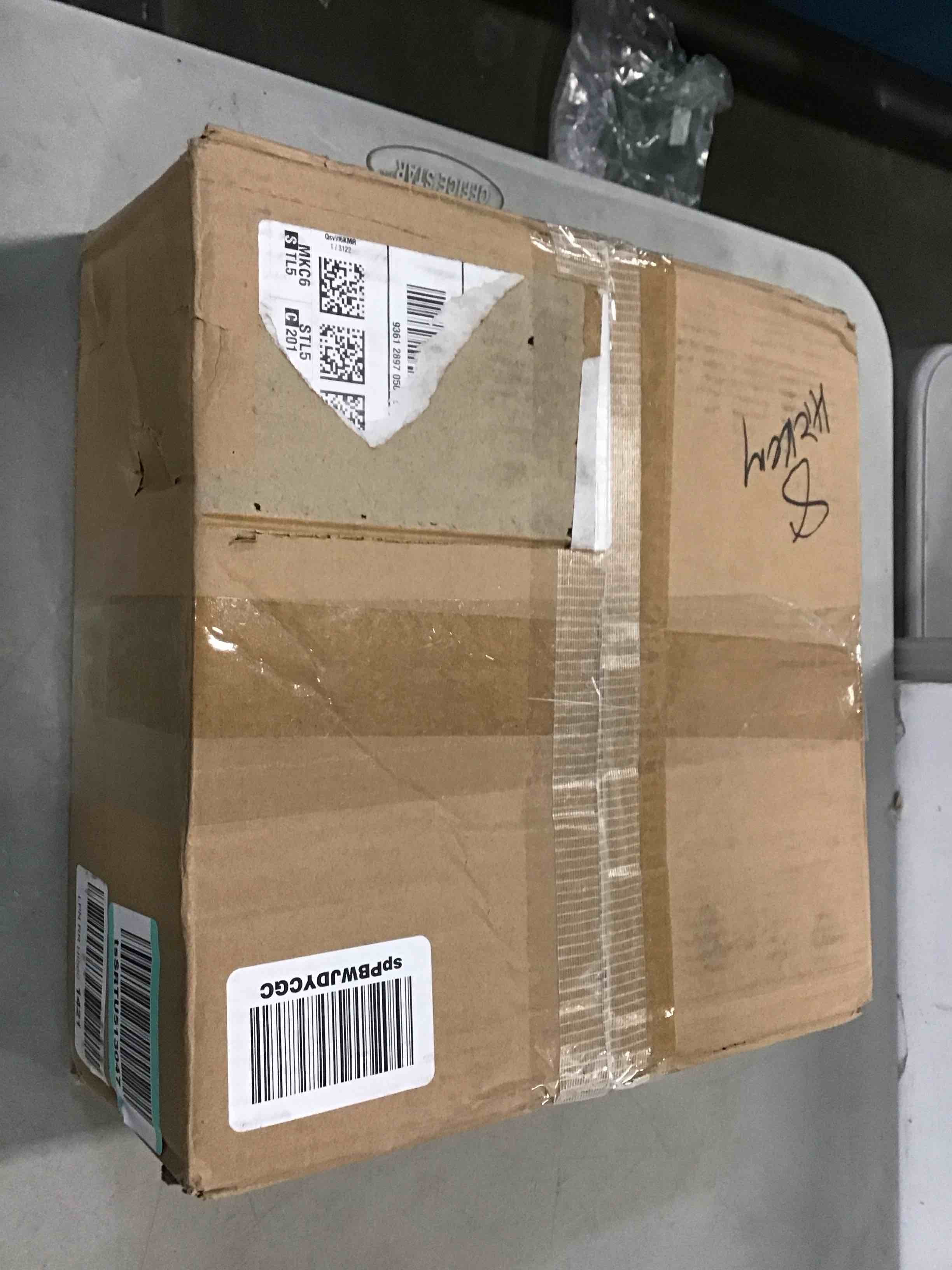 https://s3.amazonaws.com/lotting-images-prod/bidfta/BLU5816591_1706013622936.jpeg