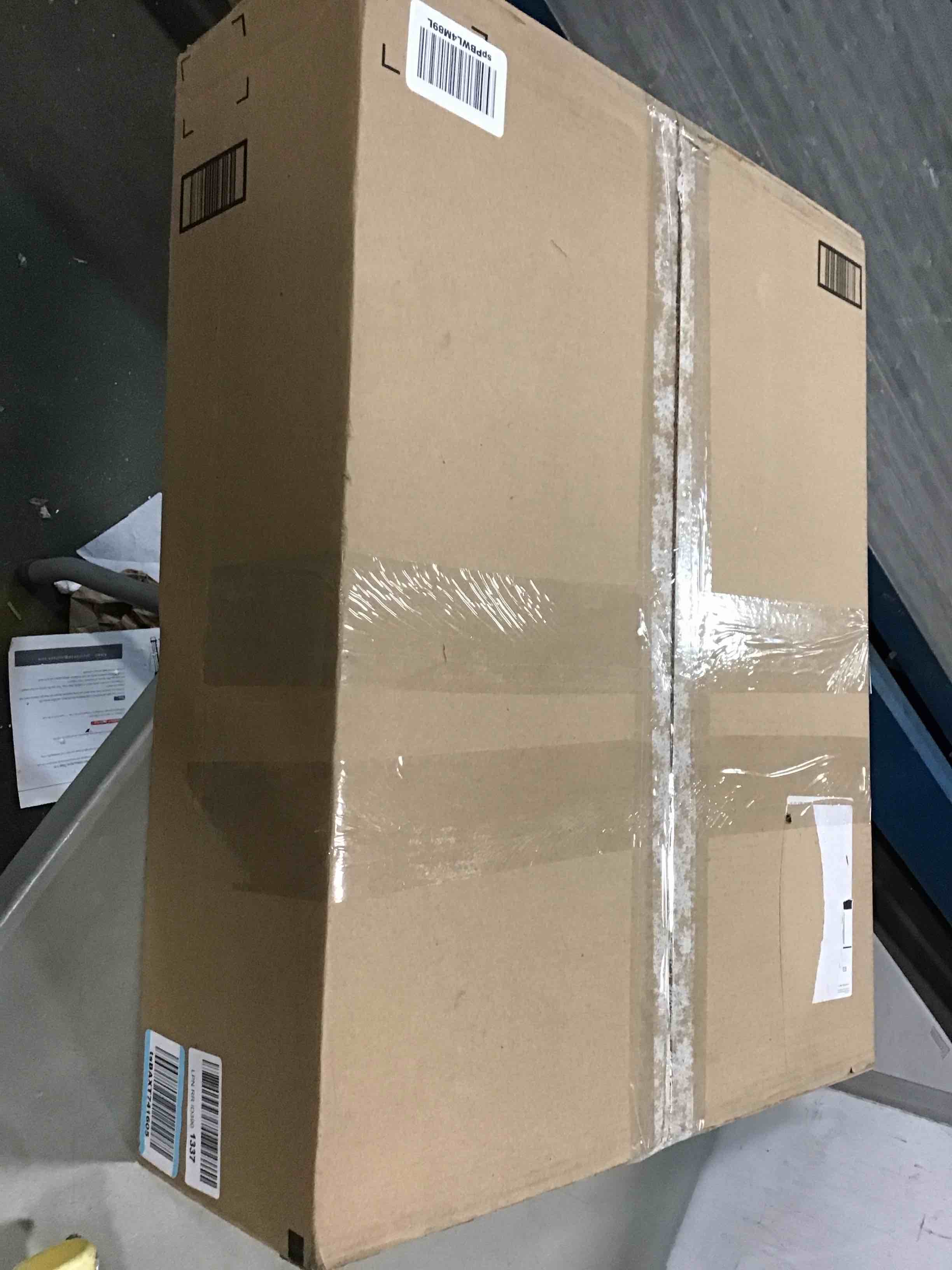 https://s3.amazonaws.com/lotting-images-prod/bidfta/BLU5816673_1706021132351.jpeg