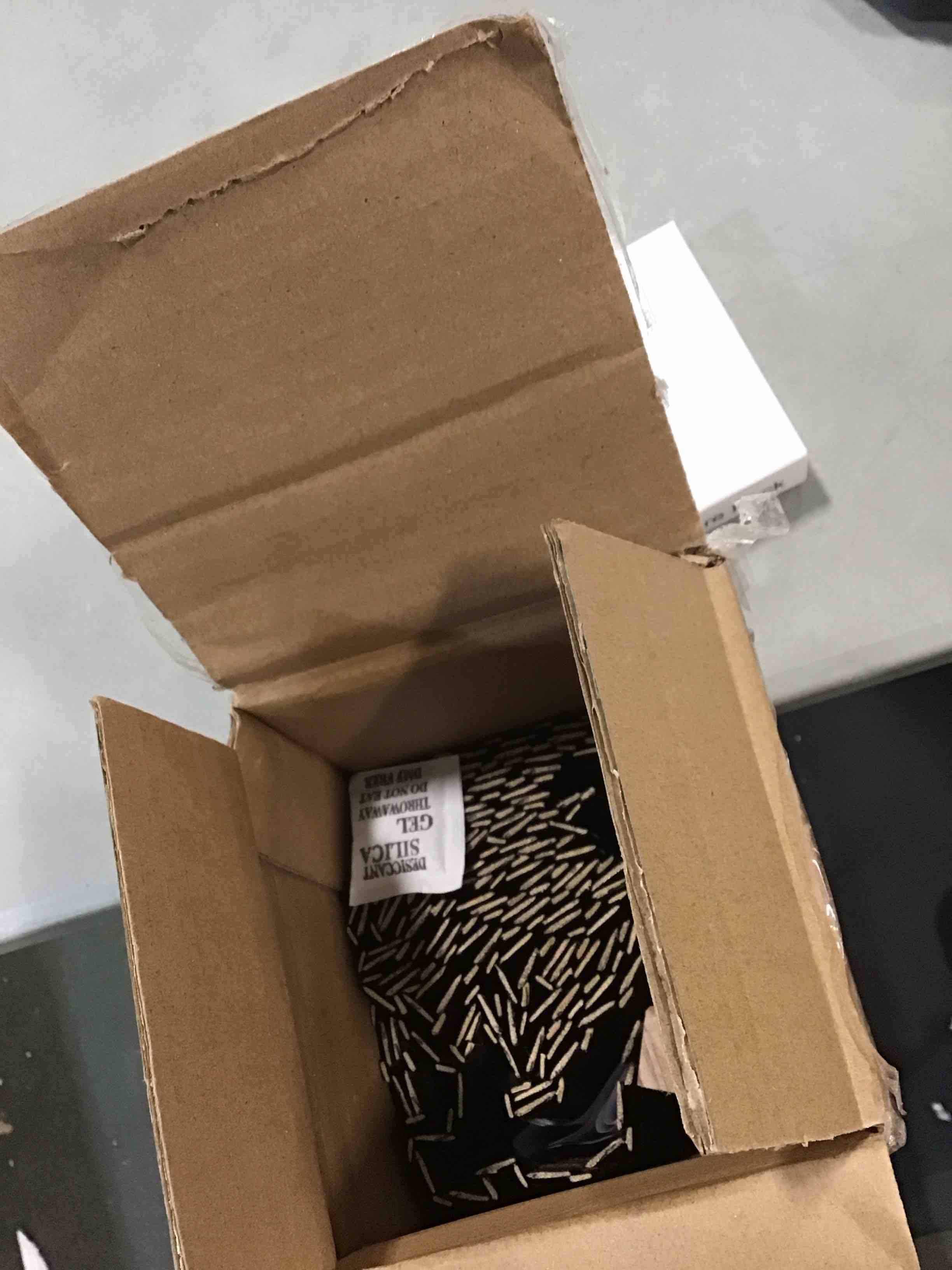 https://s3.amazonaws.com/lotting-images-prod/bidfta/BLU5816815_1706038664735.jpeg