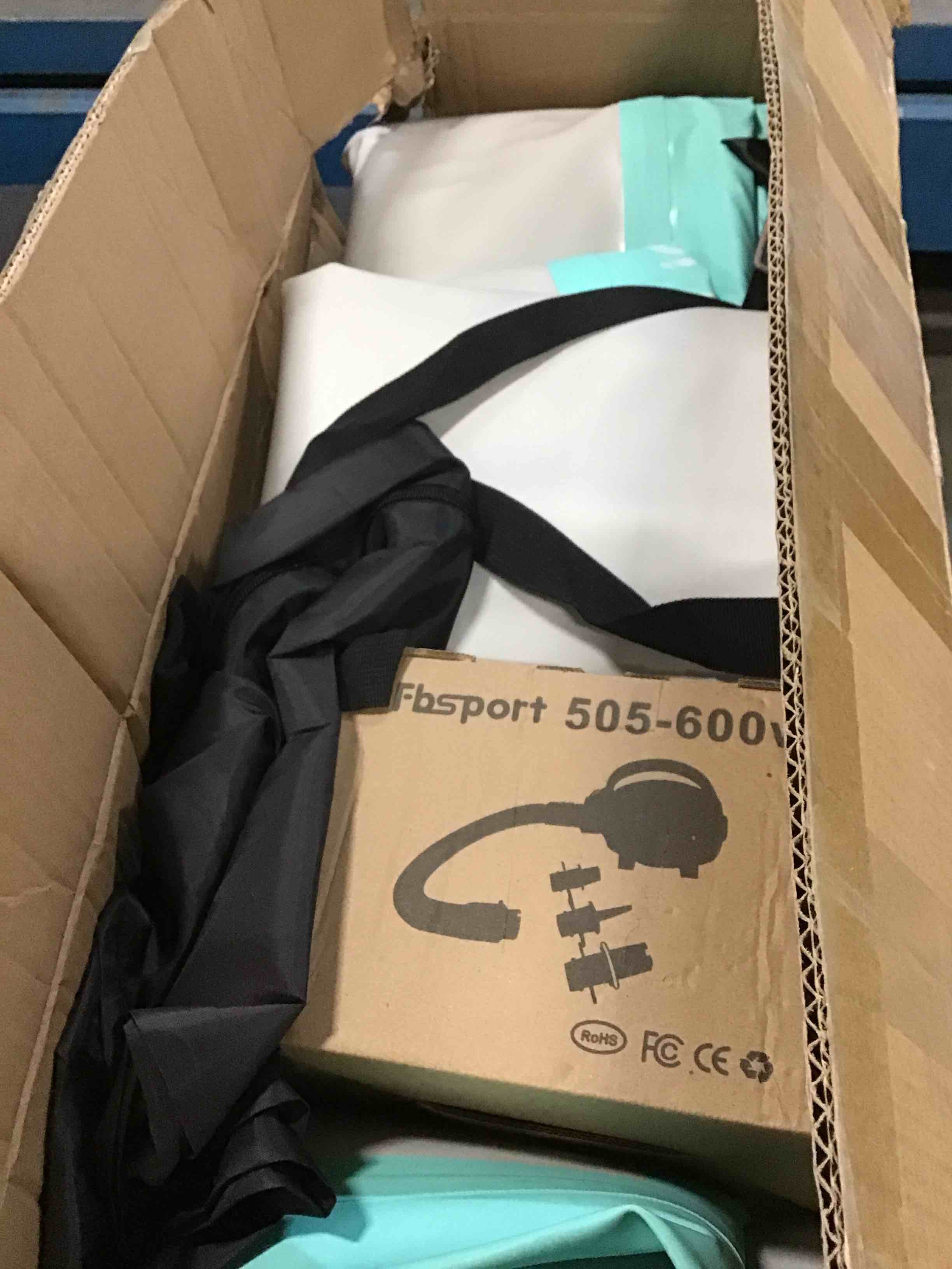 https://s3.amazonaws.com/lotting-images-prod/bidfta/BLU5816869_1706098194832.jpeg