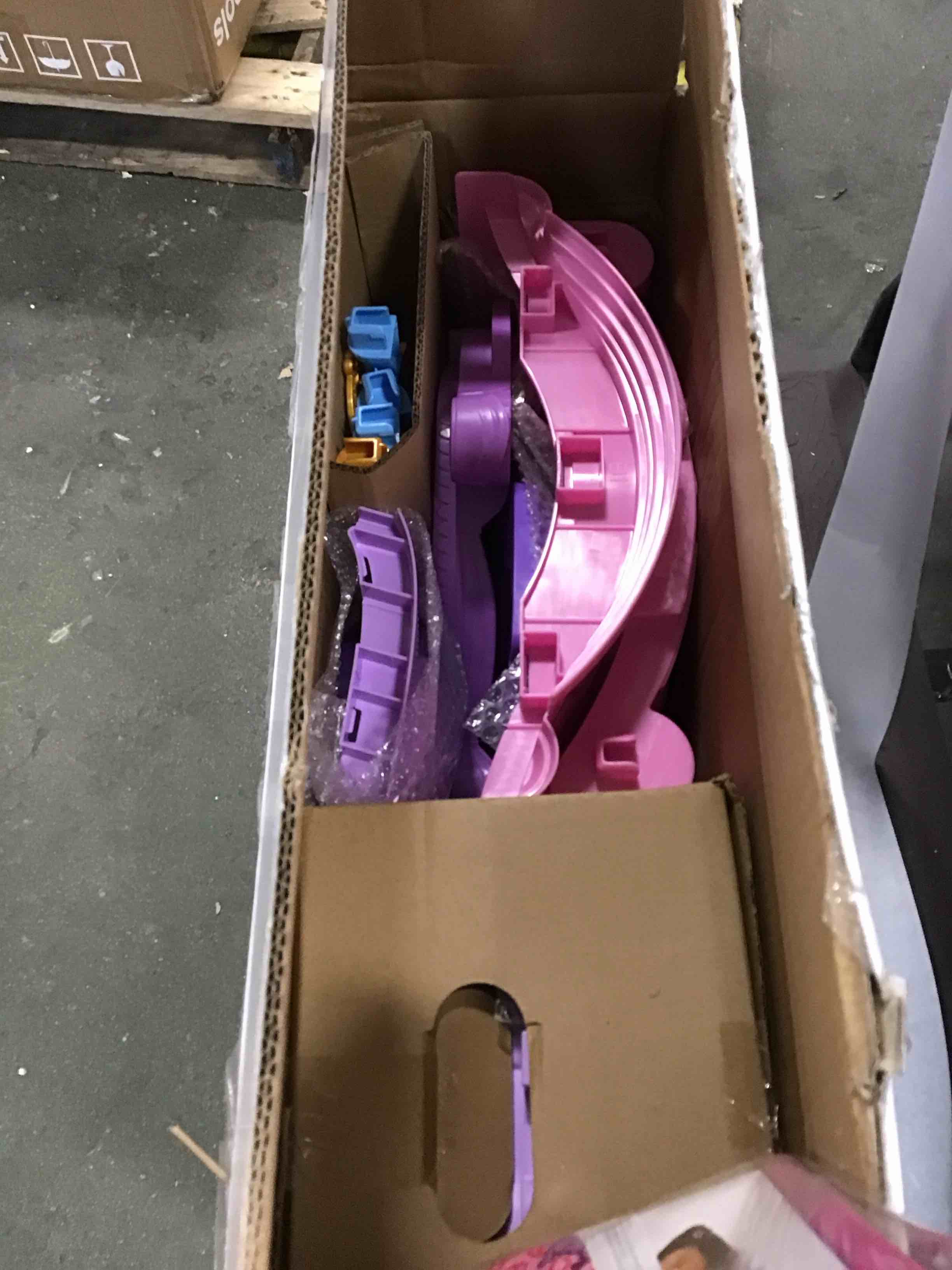 https://s3.amazonaws.com/lotting-images-prod/bidfta/BLU5817011_1706113555687.jpeg