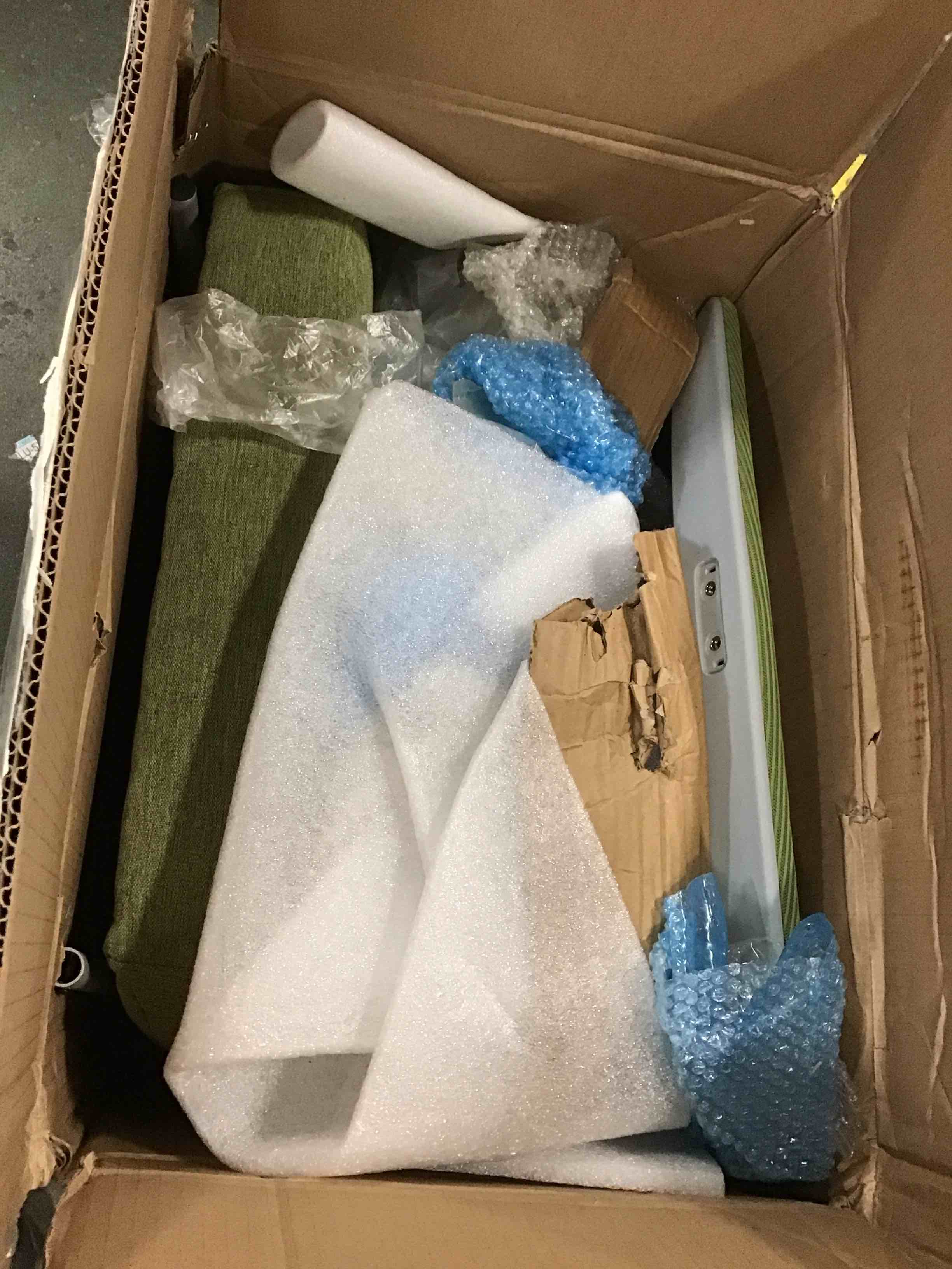 https://s3.amazonaws.com/lotting-images-prod/bidfta/BLU5817153_1706129996537.jpeg