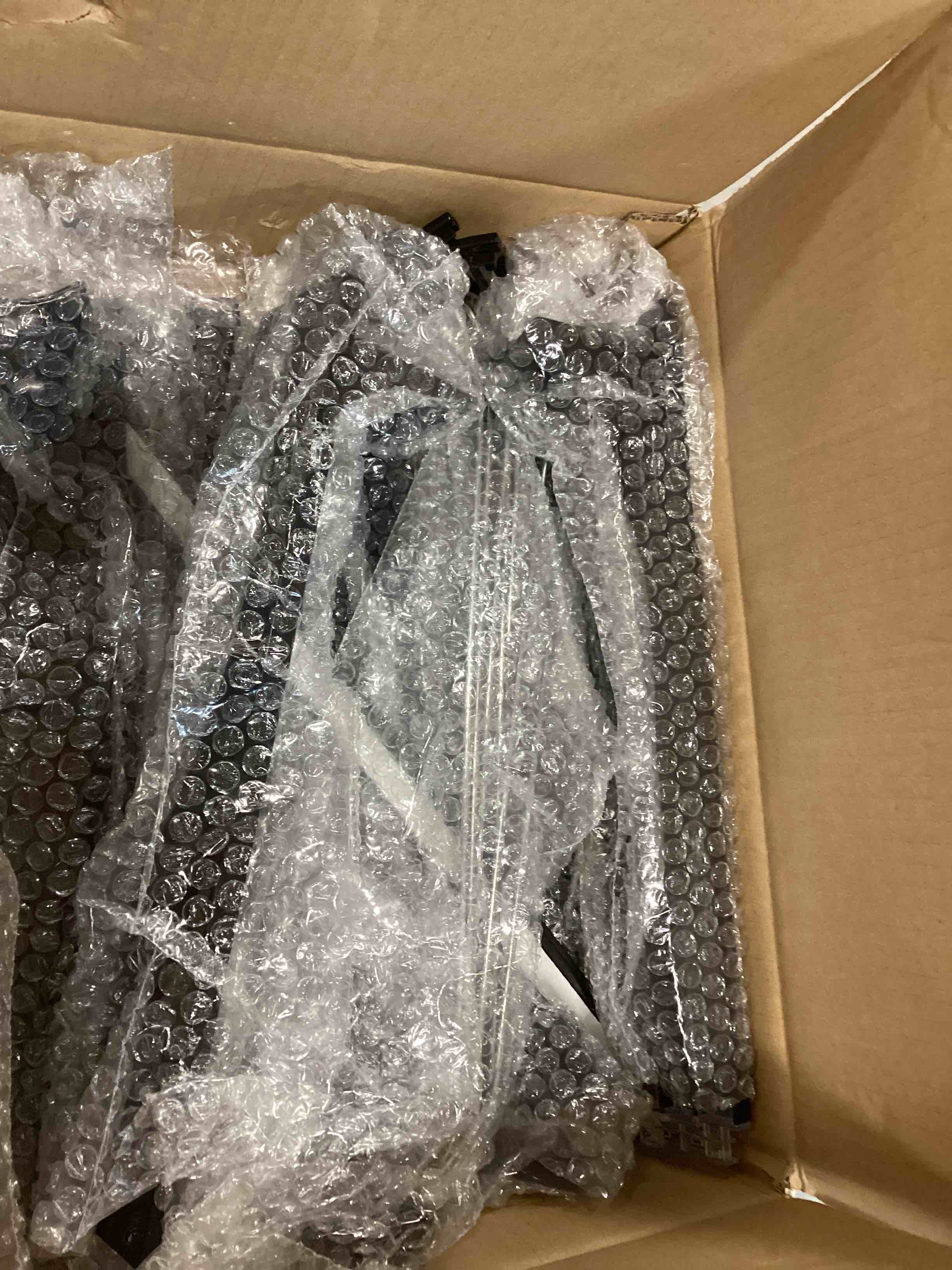 https://s3.amazonaws.com/lotting-images-prod/bidfta/BLU5817786_1705777852381.jpeg