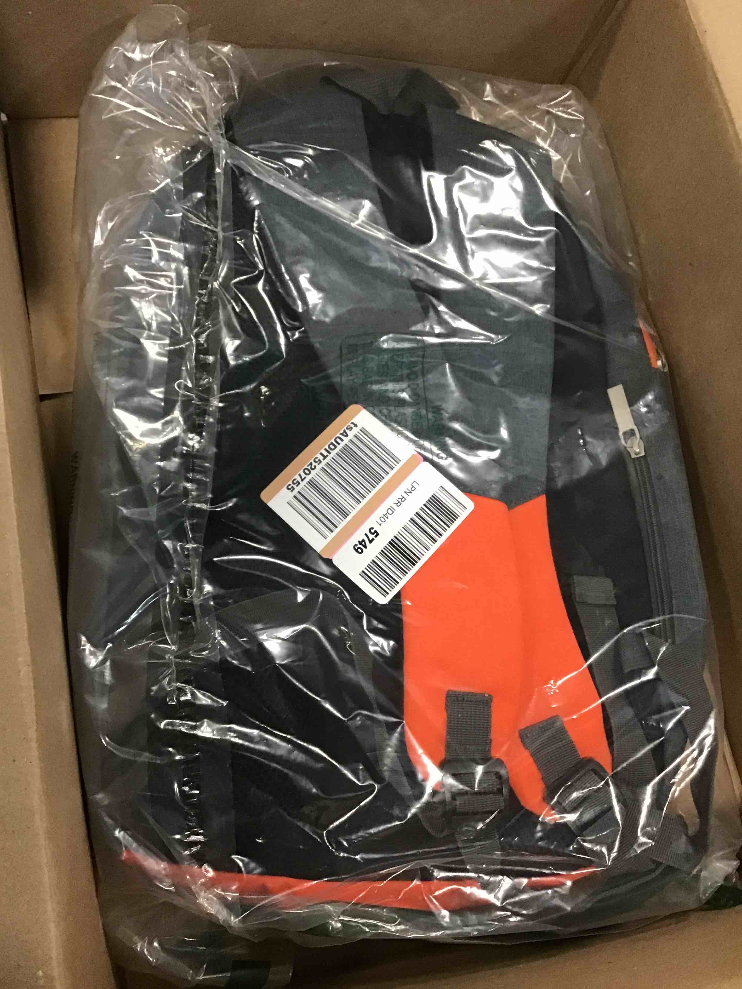 https://s3.amazonaws.com/lotting-images-prod/bidfta/BLU5817923_1705864992556.jpeg