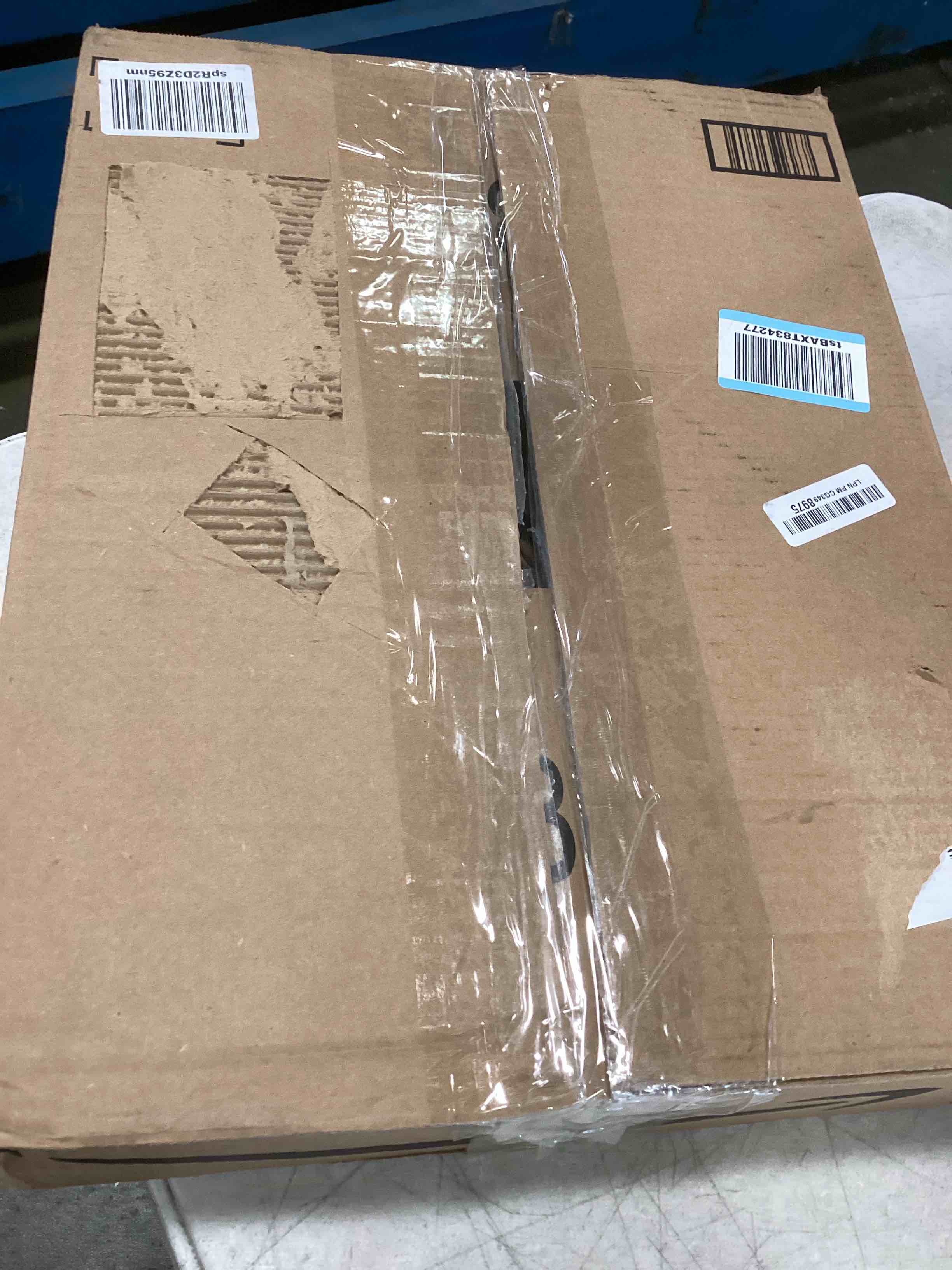 https://s3.amazonaws.com/lotting-images-prod/bidfta/BLU5818041_1705950729881.jpeg