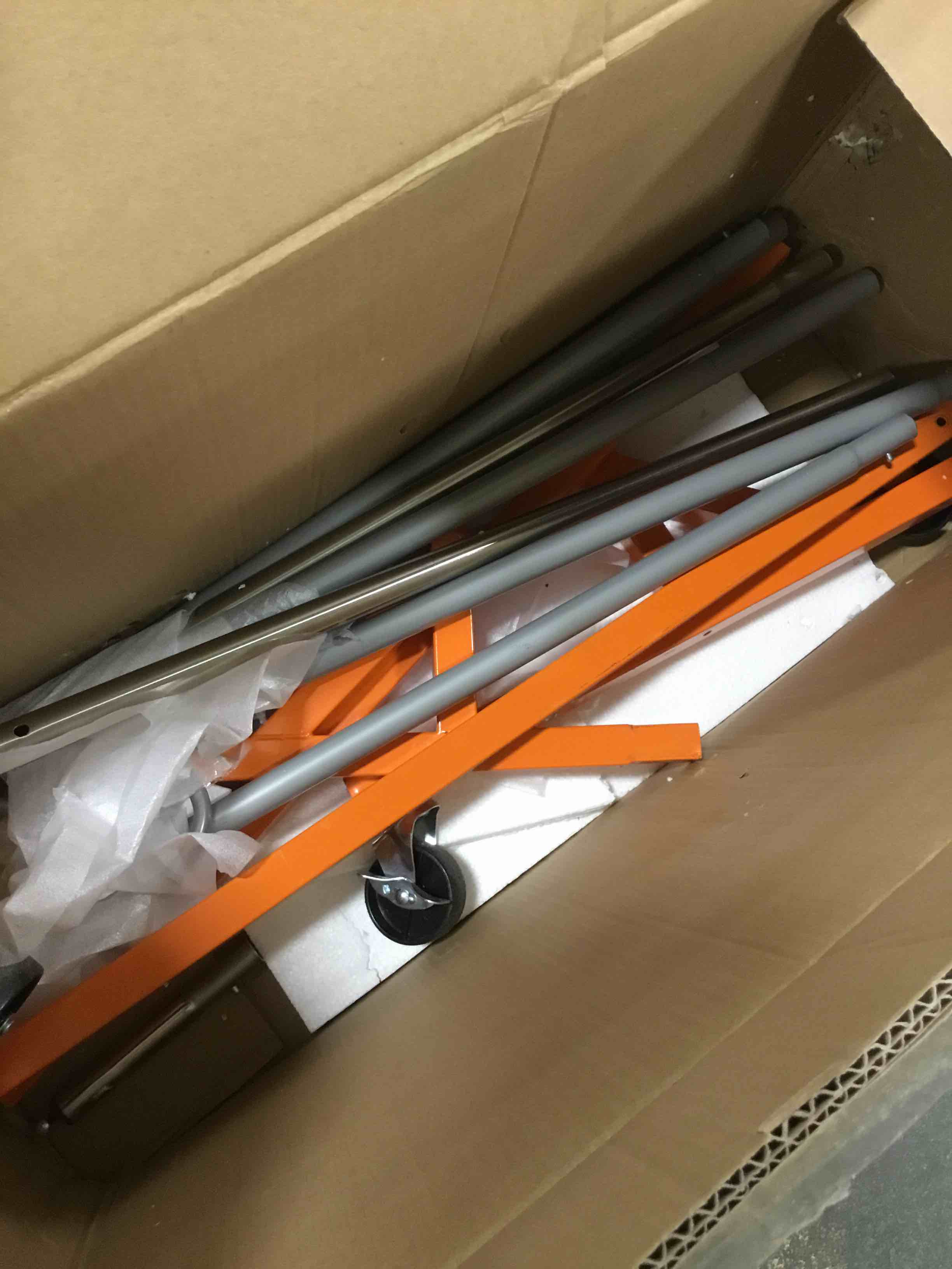 https://s3.amazonaws.com/lotting-images-prod/bidfta/BLU5818087_1706011935562.jpeg