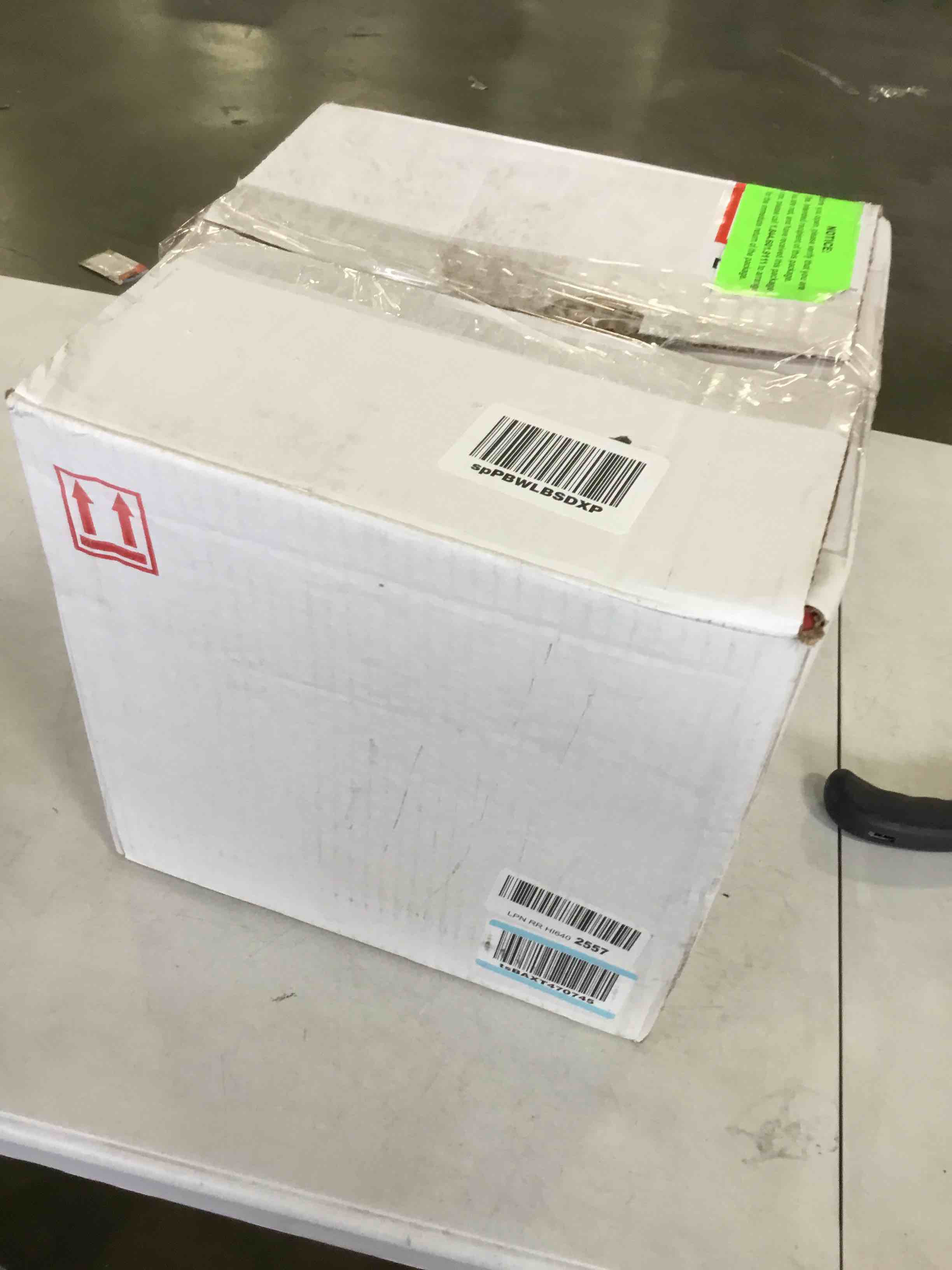 https://s3.amazonaws.com/lotting-images-prod/bidfta/BLU5818990_1705609358032.jpeg