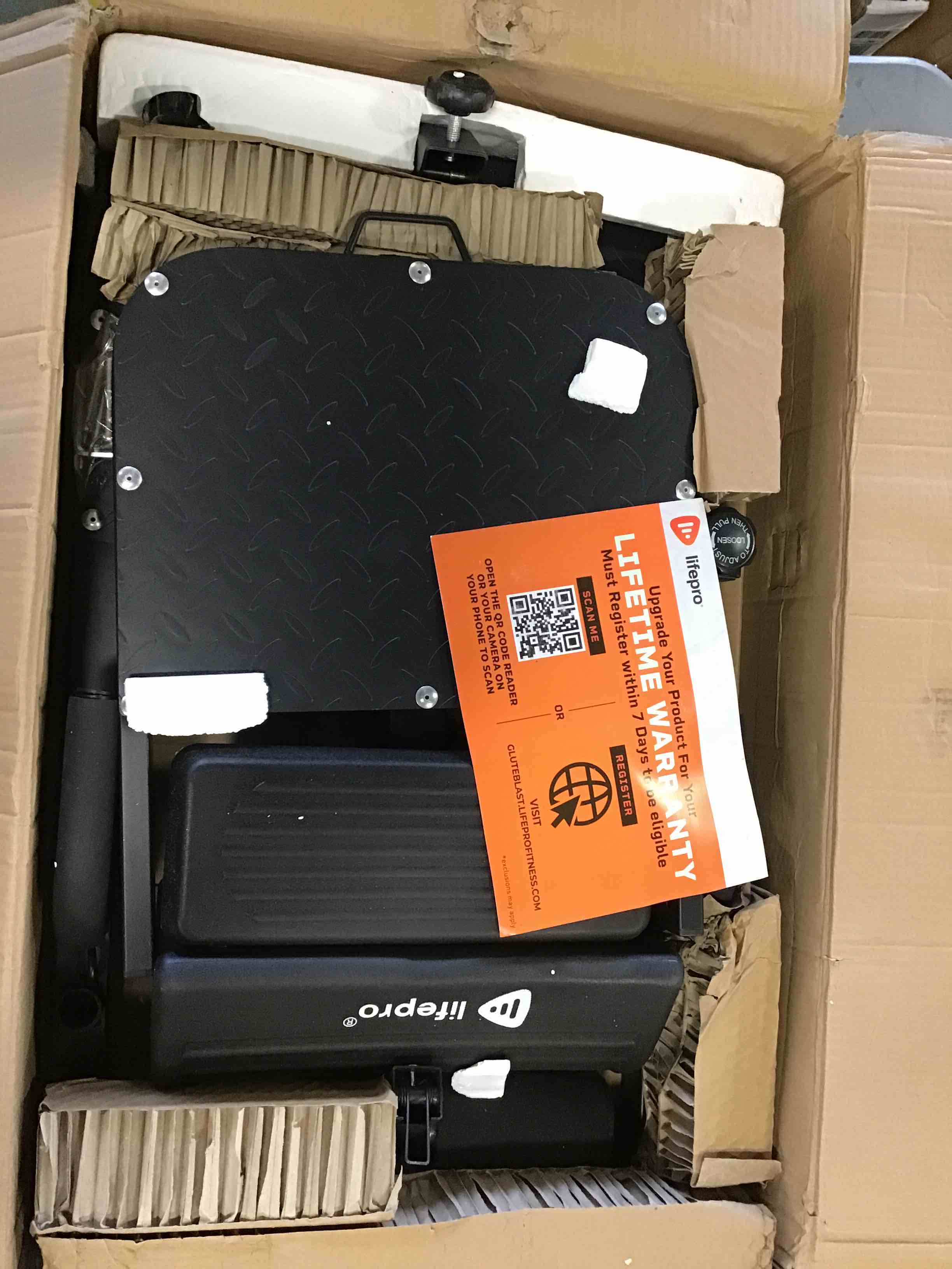 https://s3.amazonaws.com/lotting-images-prod/bidfta/BLU5819033_1705938150732.jpeg
