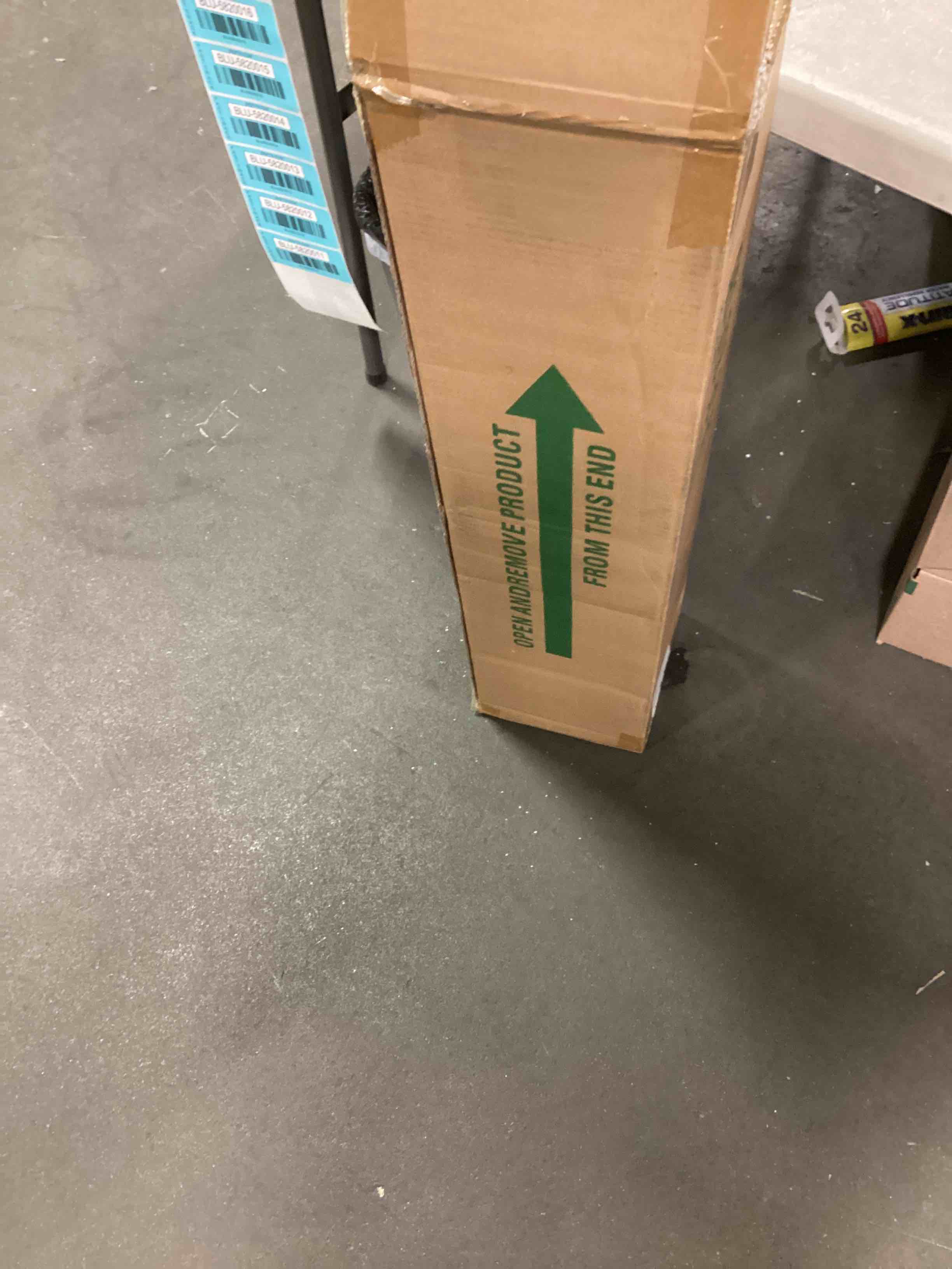 https://s3.amazonaws.com/lotting-images-prod/bidfta/BLU5820011_1706646369209.jpeg