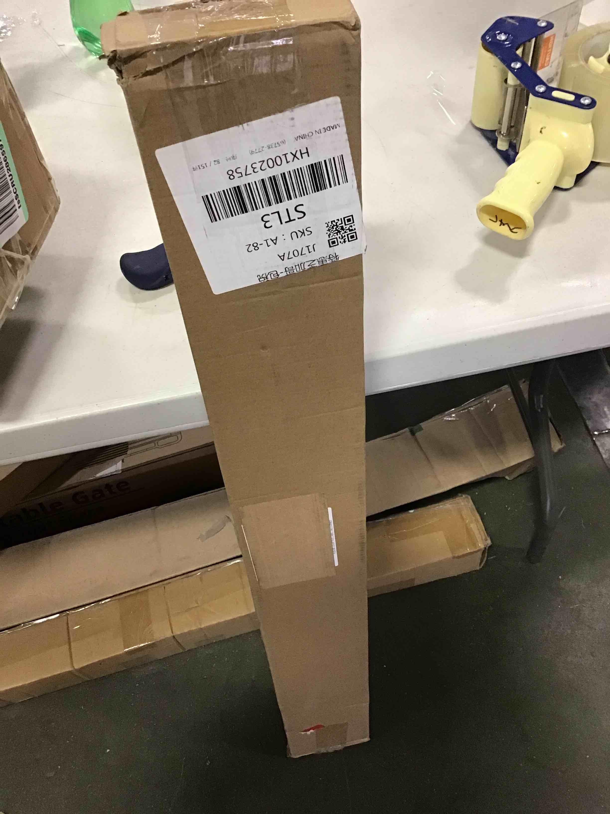 https://s3.amazonaws.com/lotting-images-prod/bidfta/BLU5820281_1706819802749.jpeg