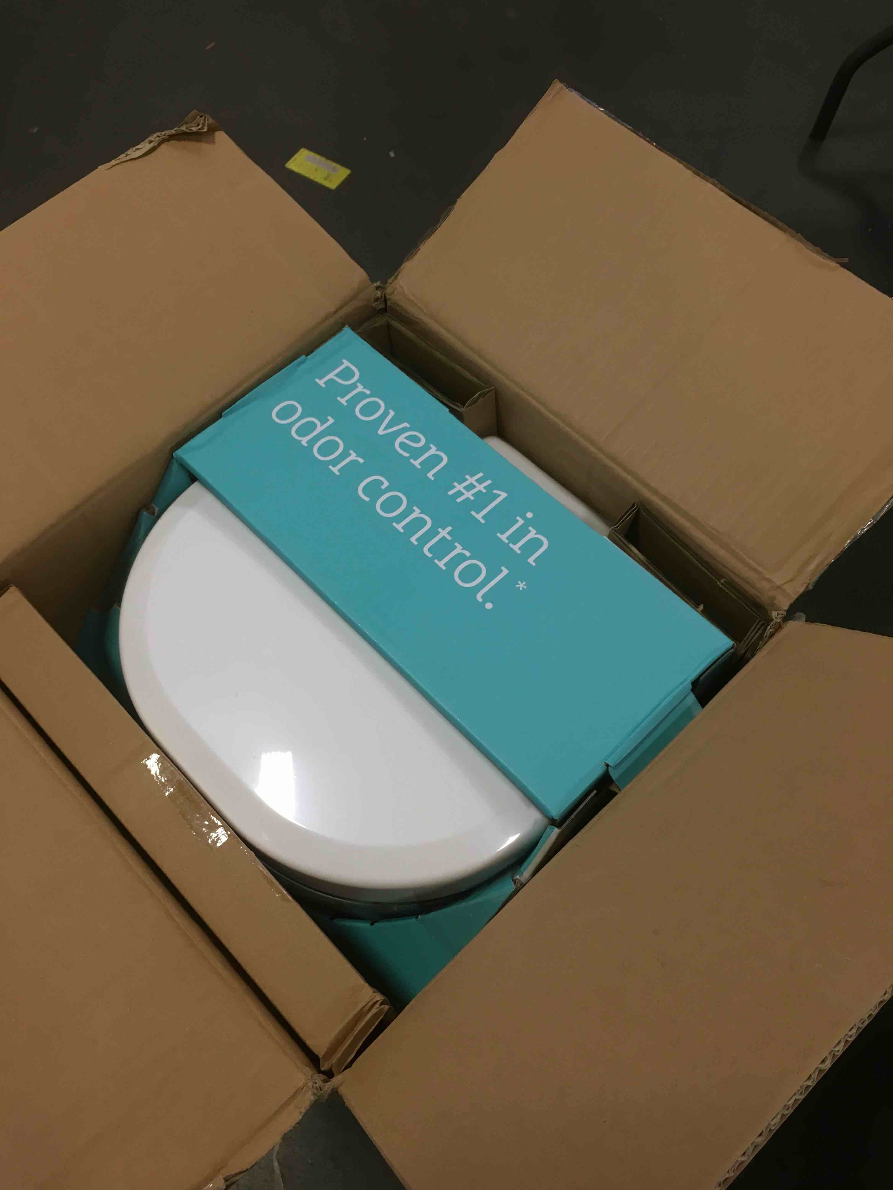 https://s3.amazonaws.com/lotting-images-prod/bidfta/BLU5820372_1706903241868.jpeg