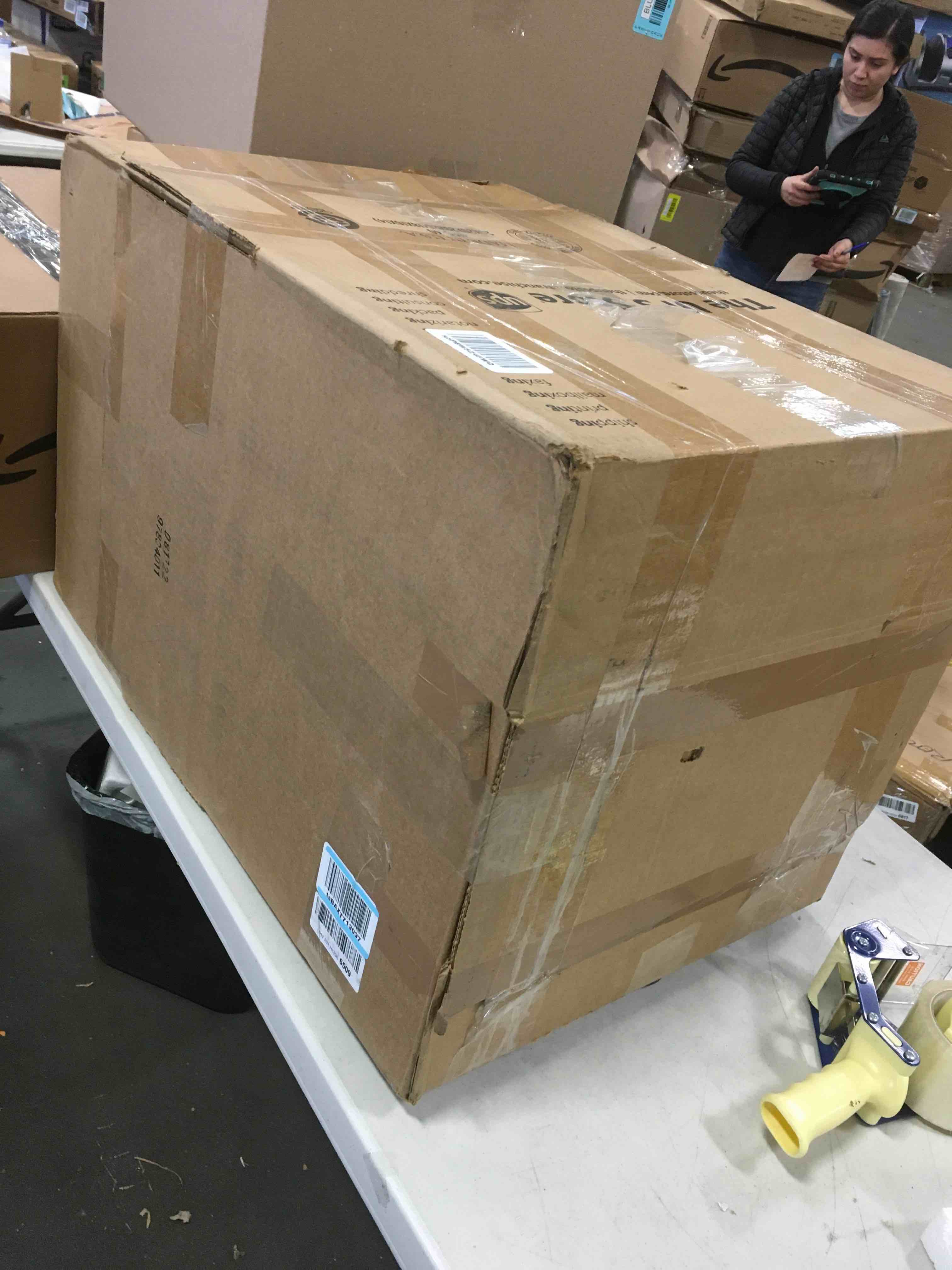 https://s3.amazonaws.com/lotting-images-prod/bidfta/BLU5820373_1706903308680.jpeg