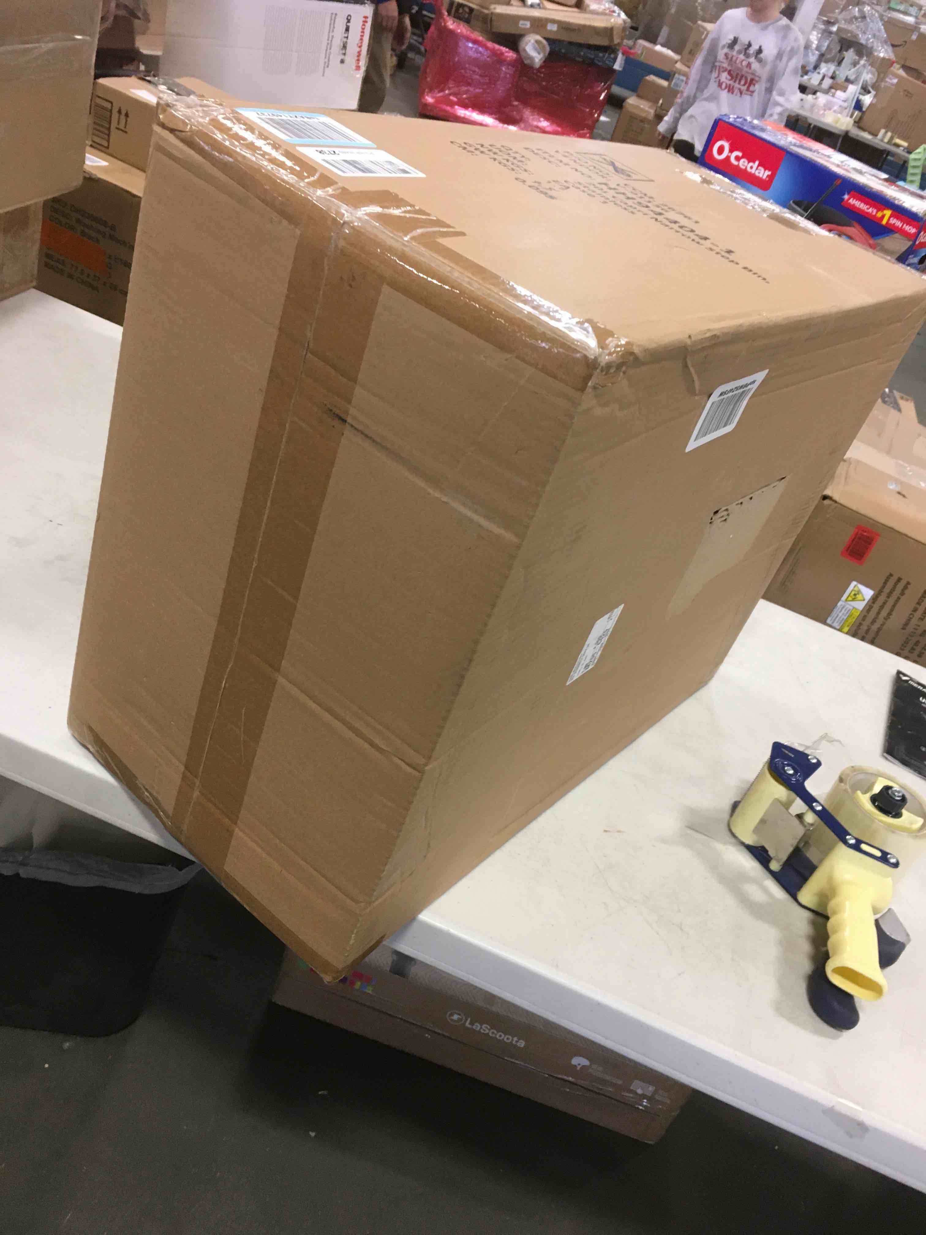 https://s3.amazonaws.com/lotting-images-prod/bidfta/BLU5820381_1706904643302.jpeg