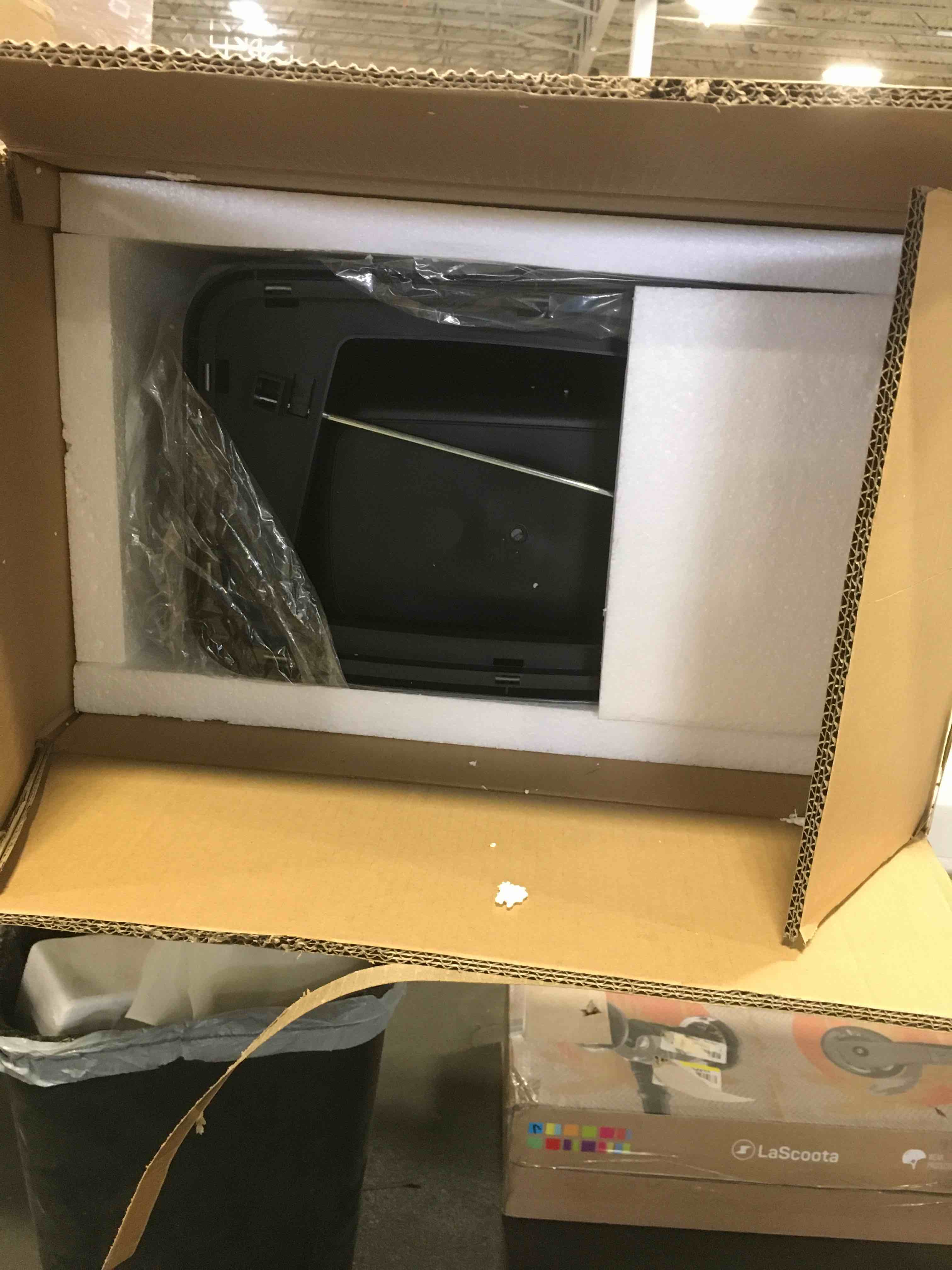 https://s3.amazonaws.com/lotting-images-prod/bidfta/BLU5820381_1706904859035.jpeg