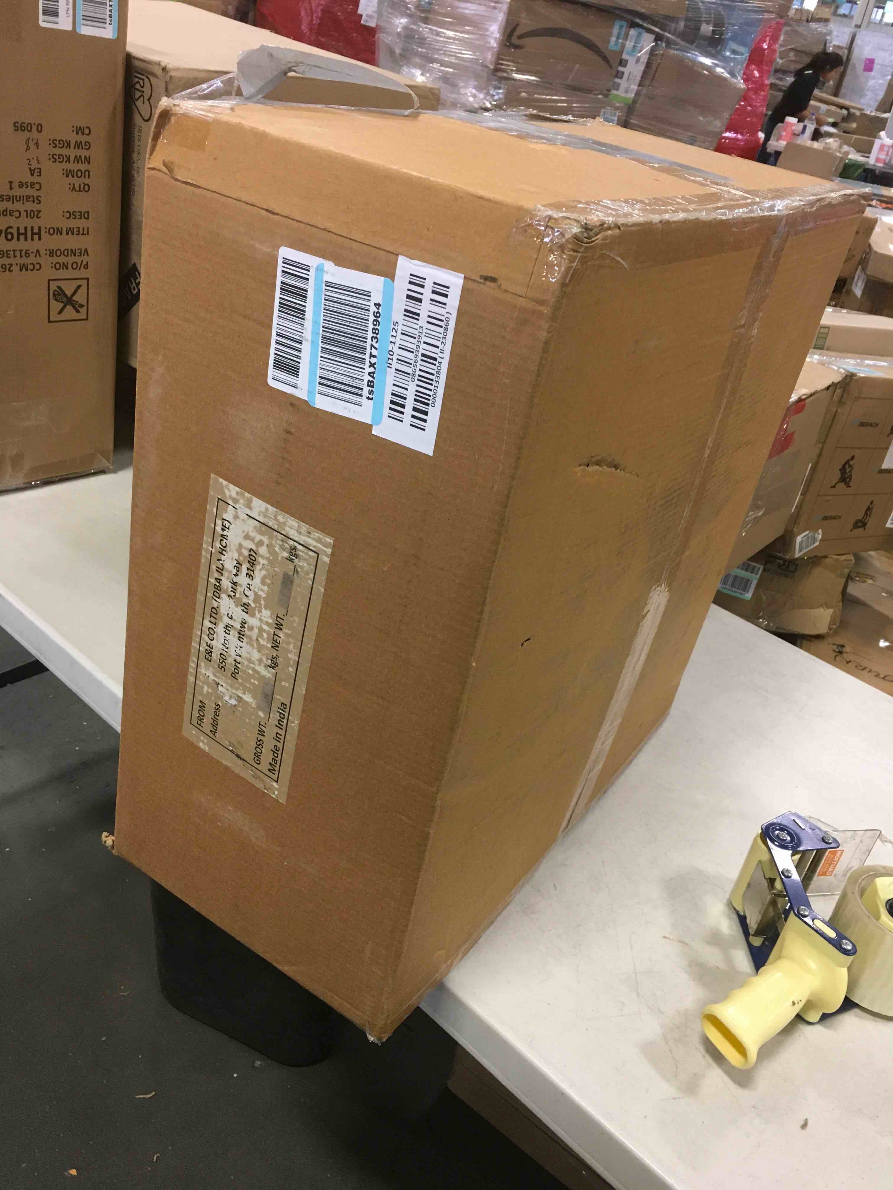 https://s3.amazonaws.com/lotting-images-prod/bidfta/BLU5820383_1706905120281.jpeg
