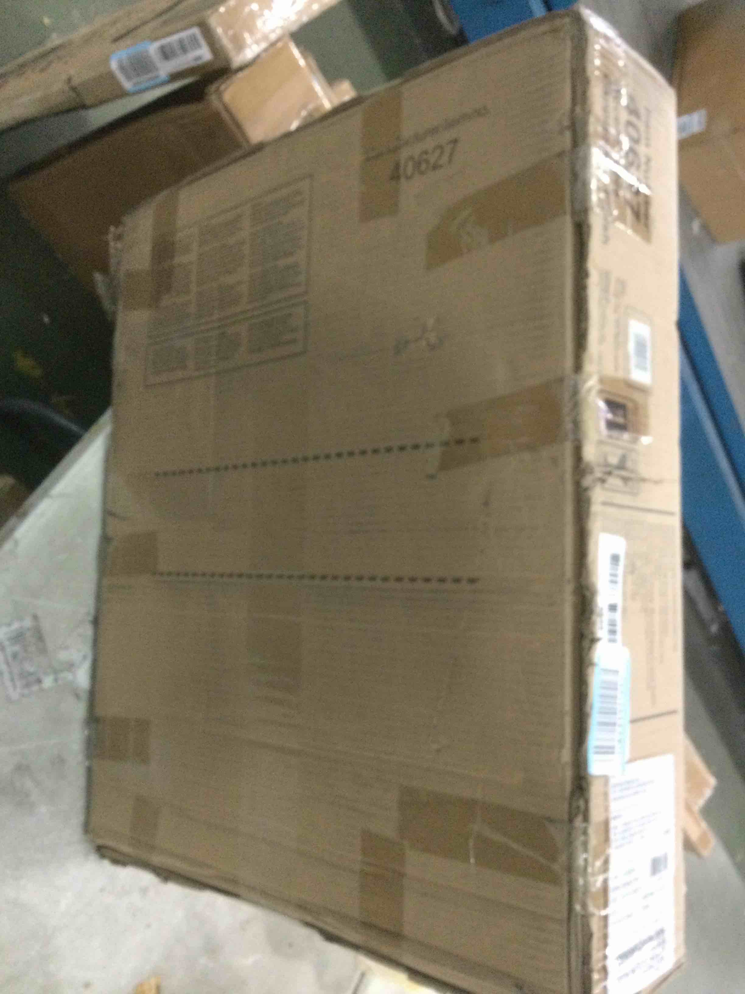 https://s3.amazonaws.com/lotting-images-prod/bidfta/BLU5820446_1705606932204.jpeg