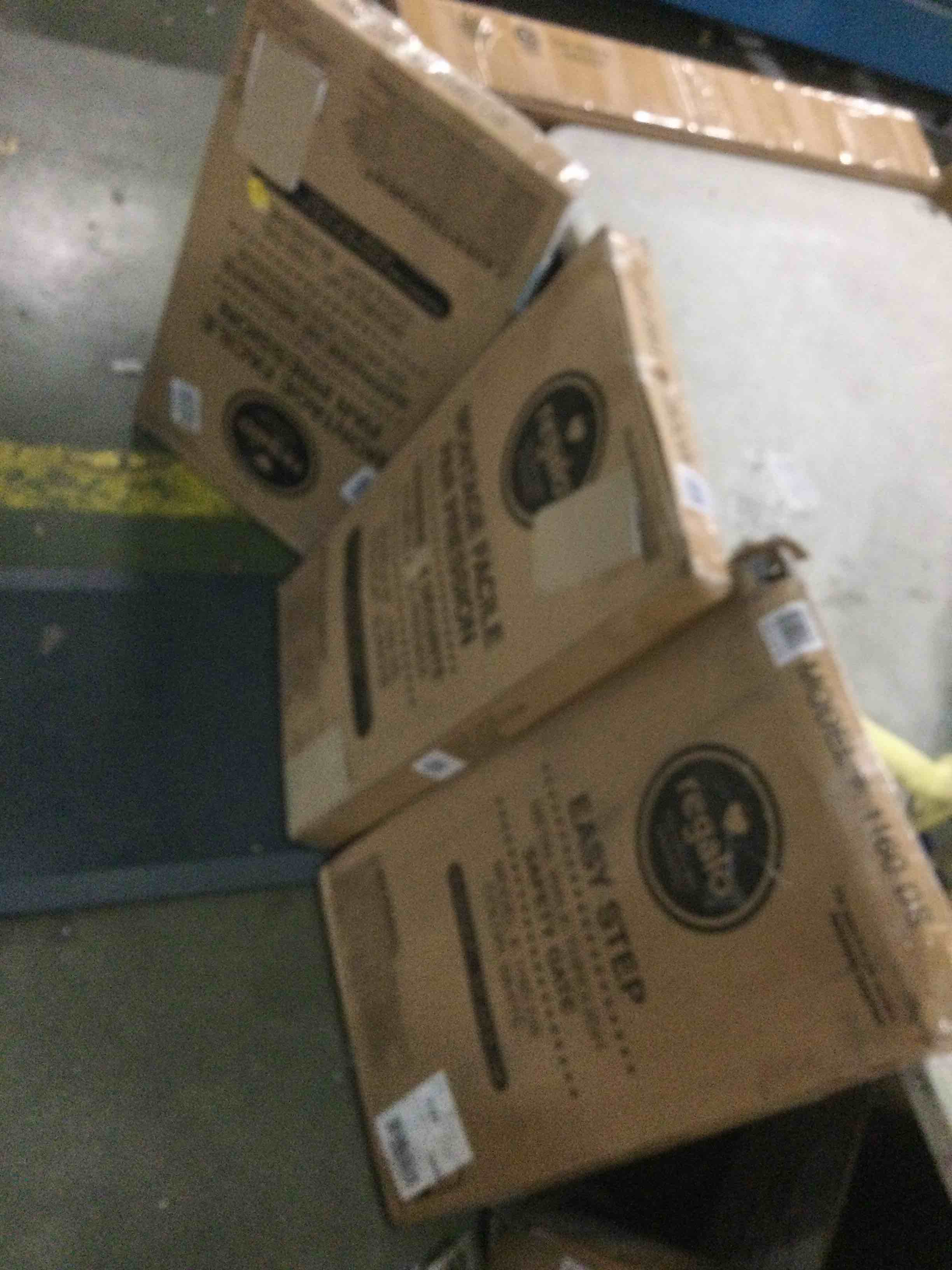 https://s3.amazonaws.com/lotting-images-prod/bidfta/BLU5820483_1705610766350.jpeg