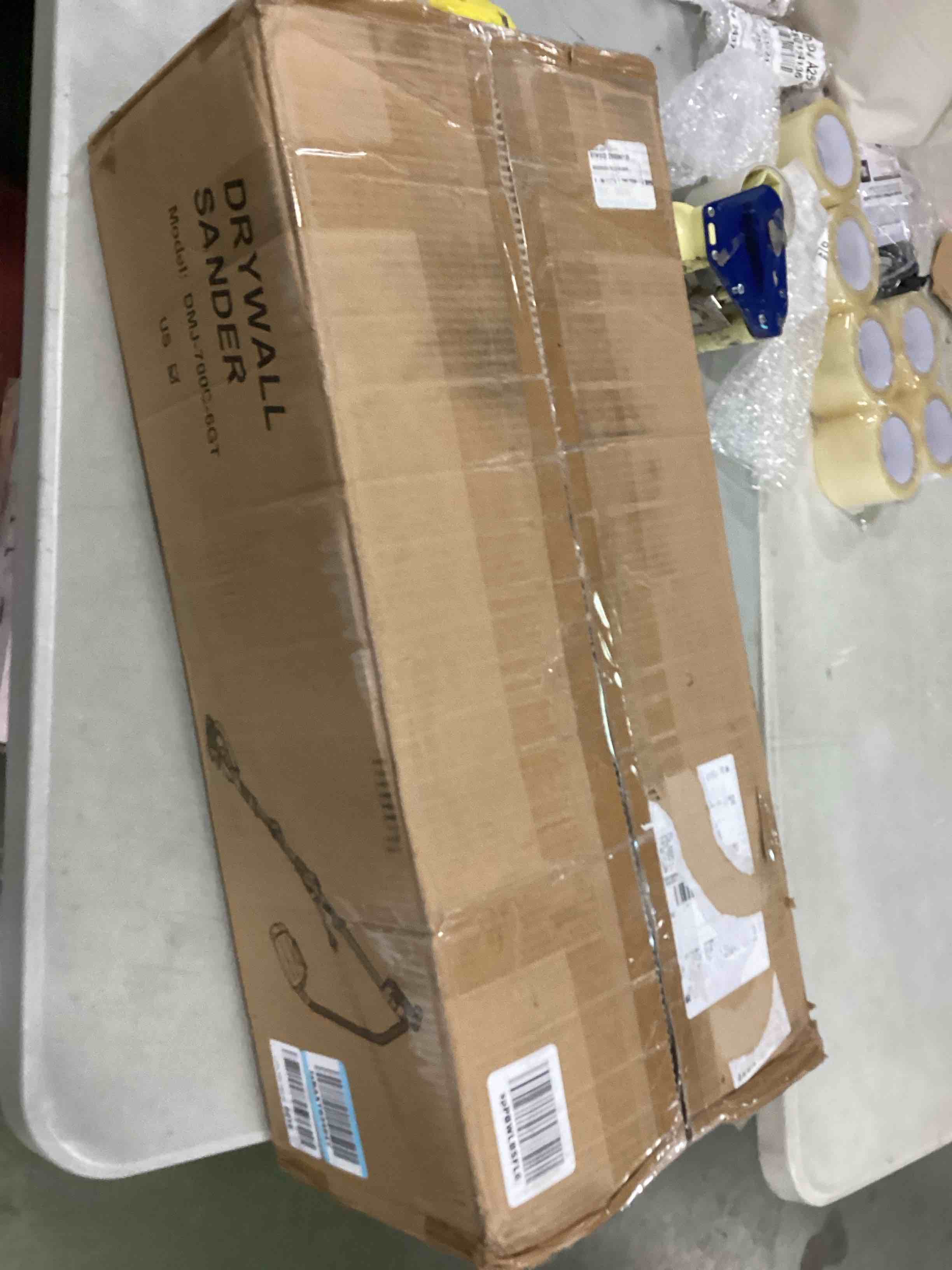 https://s3.amazonaws.com/lotting-images-prod/bidfta/BLU5820576_1705671040722.jpeg