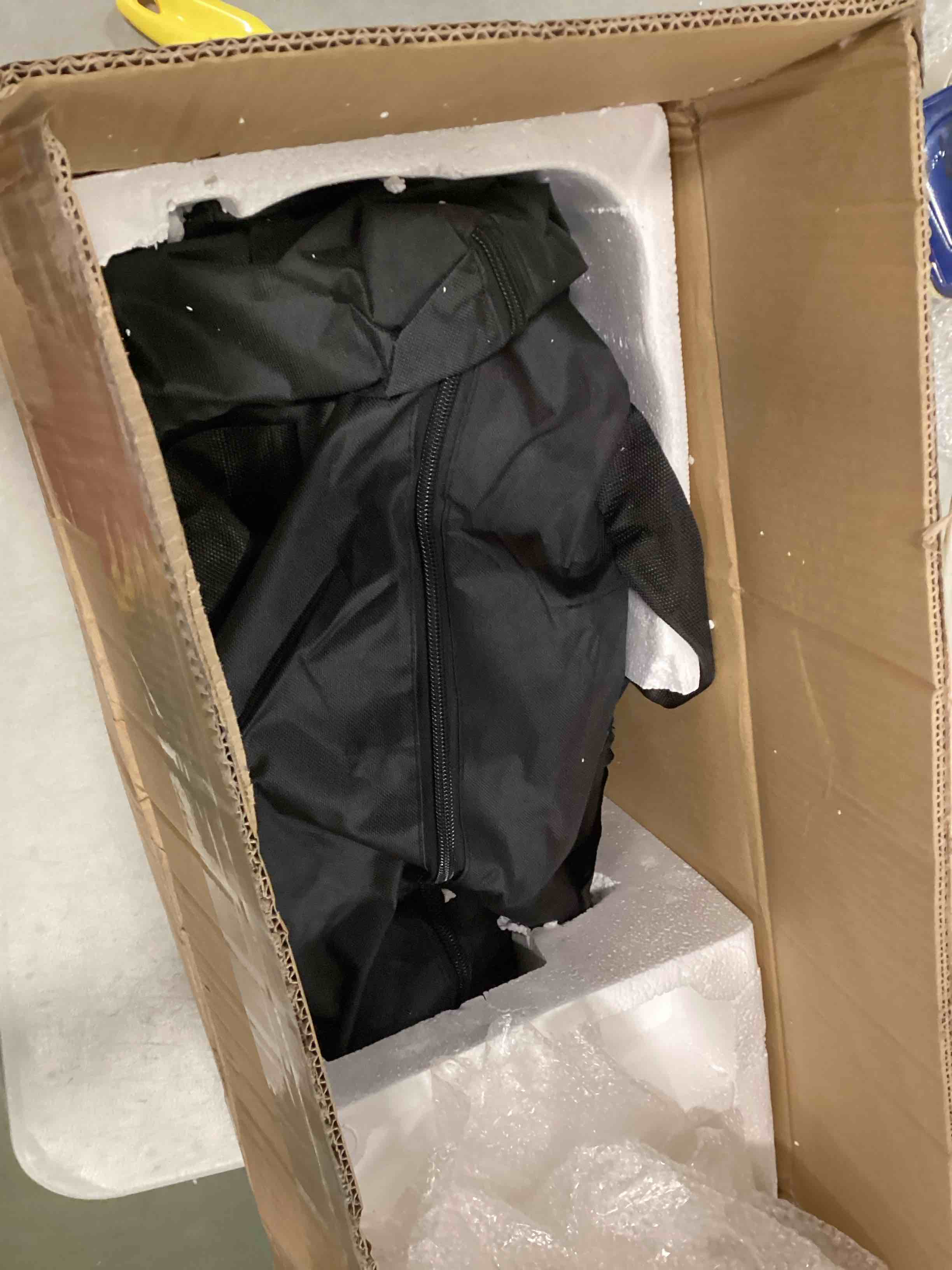 https://s3.amazonaws.com/lotting-images-prod/bidfta/BLU5820576_1705671056940.jpeg
