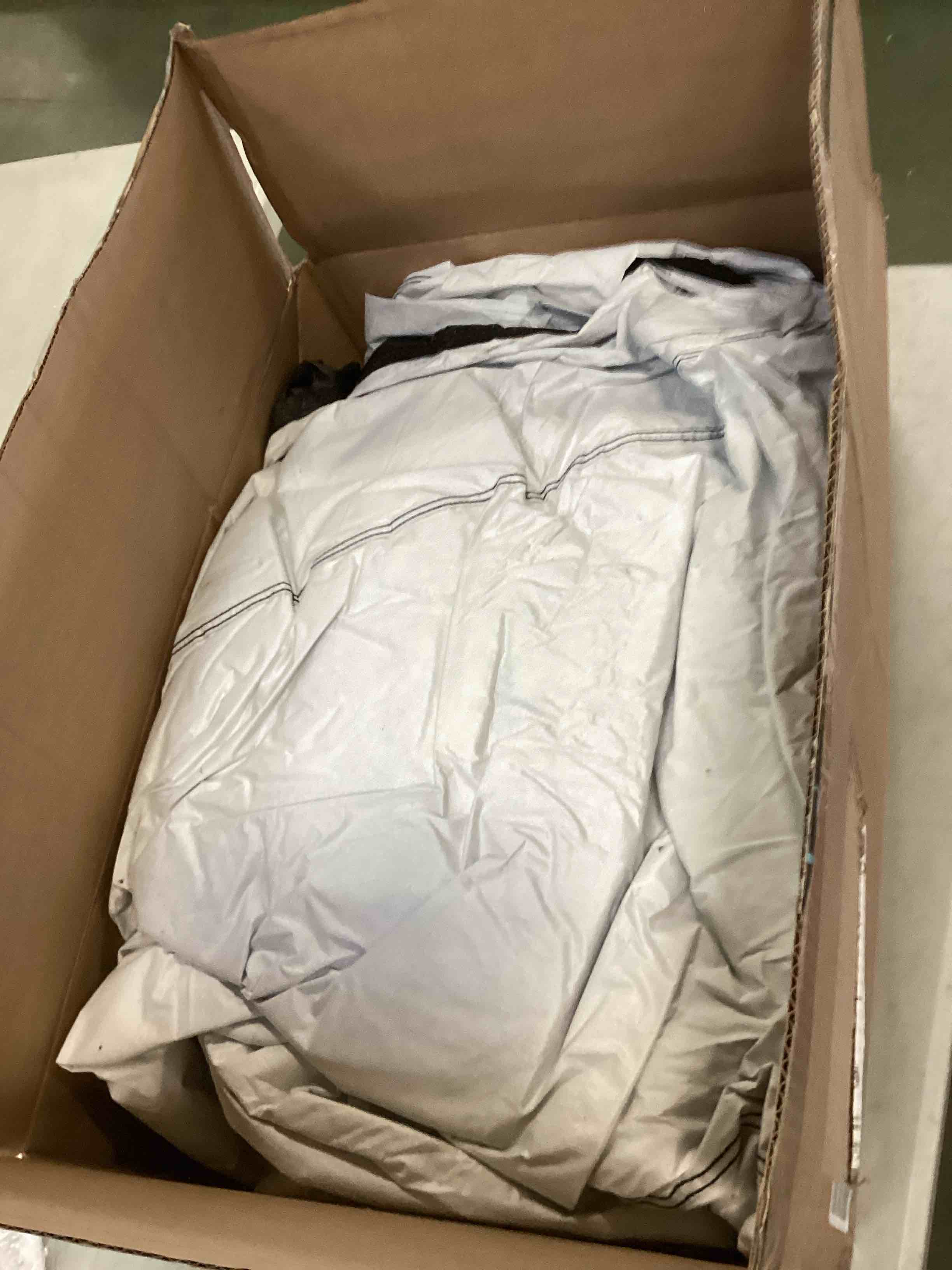 https://s3.amazonaws.com/lotting-images-prod/bidfta/BLU5820771_1705692386678.jpeg