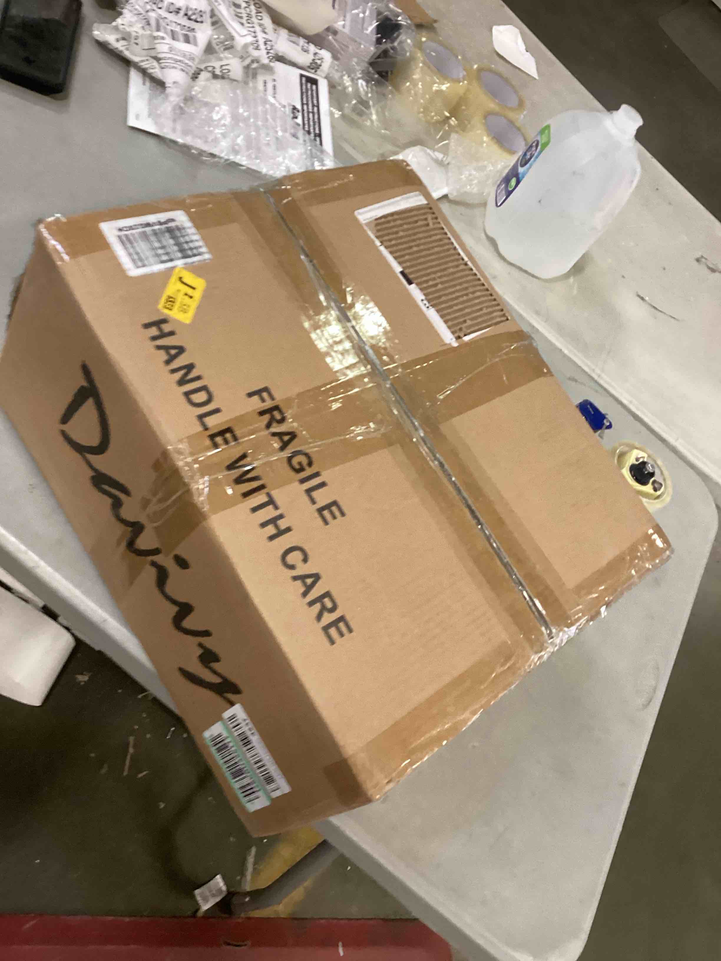https://s3.amazonaws.com/lotting-images-prod/bidfta/BLU5820775_1705692626586.jpeg