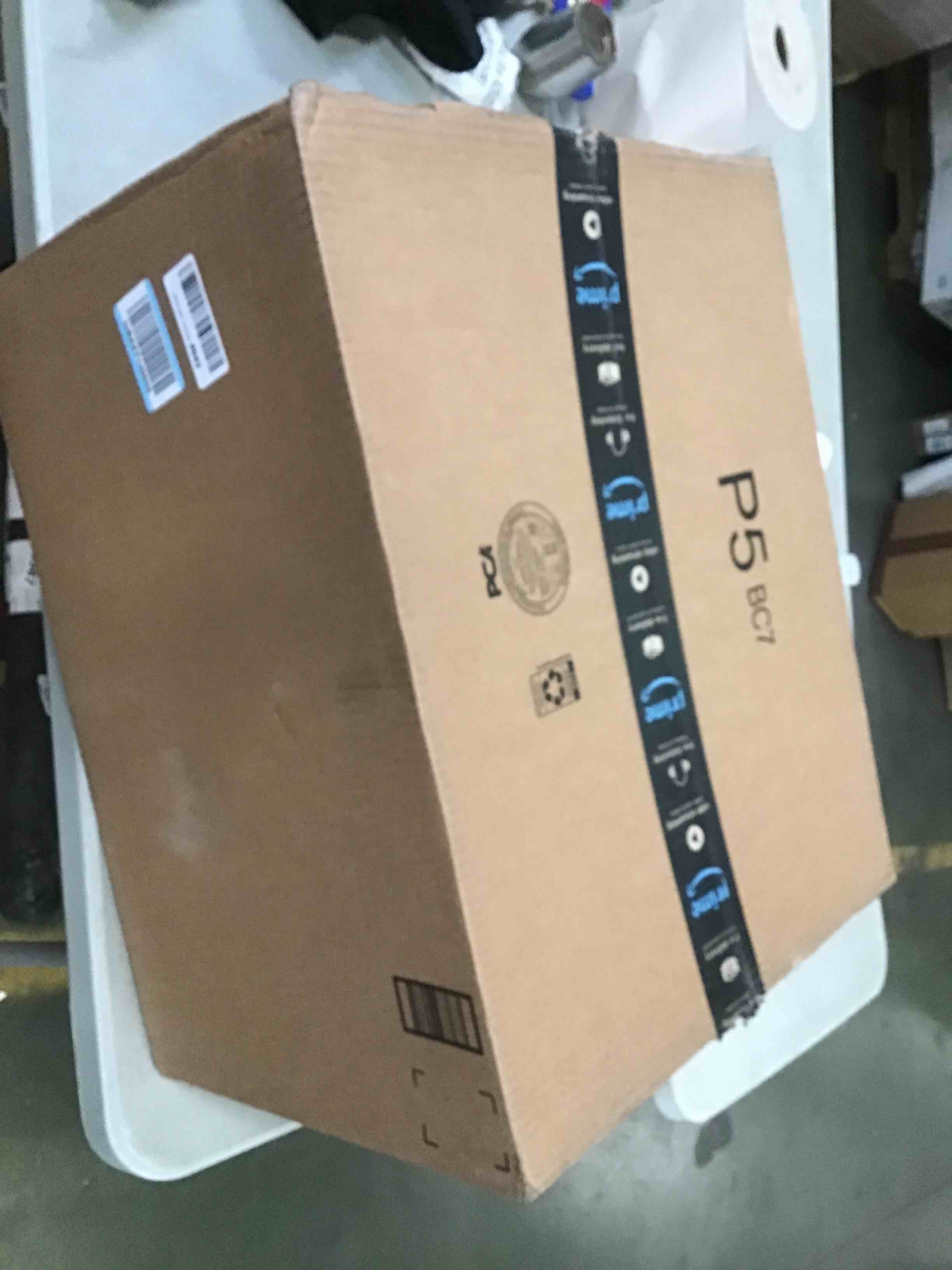 https://s3.amazonaws.com/lotting-images-prod/bidfta/BLU5820936_1705765391112.jpeg