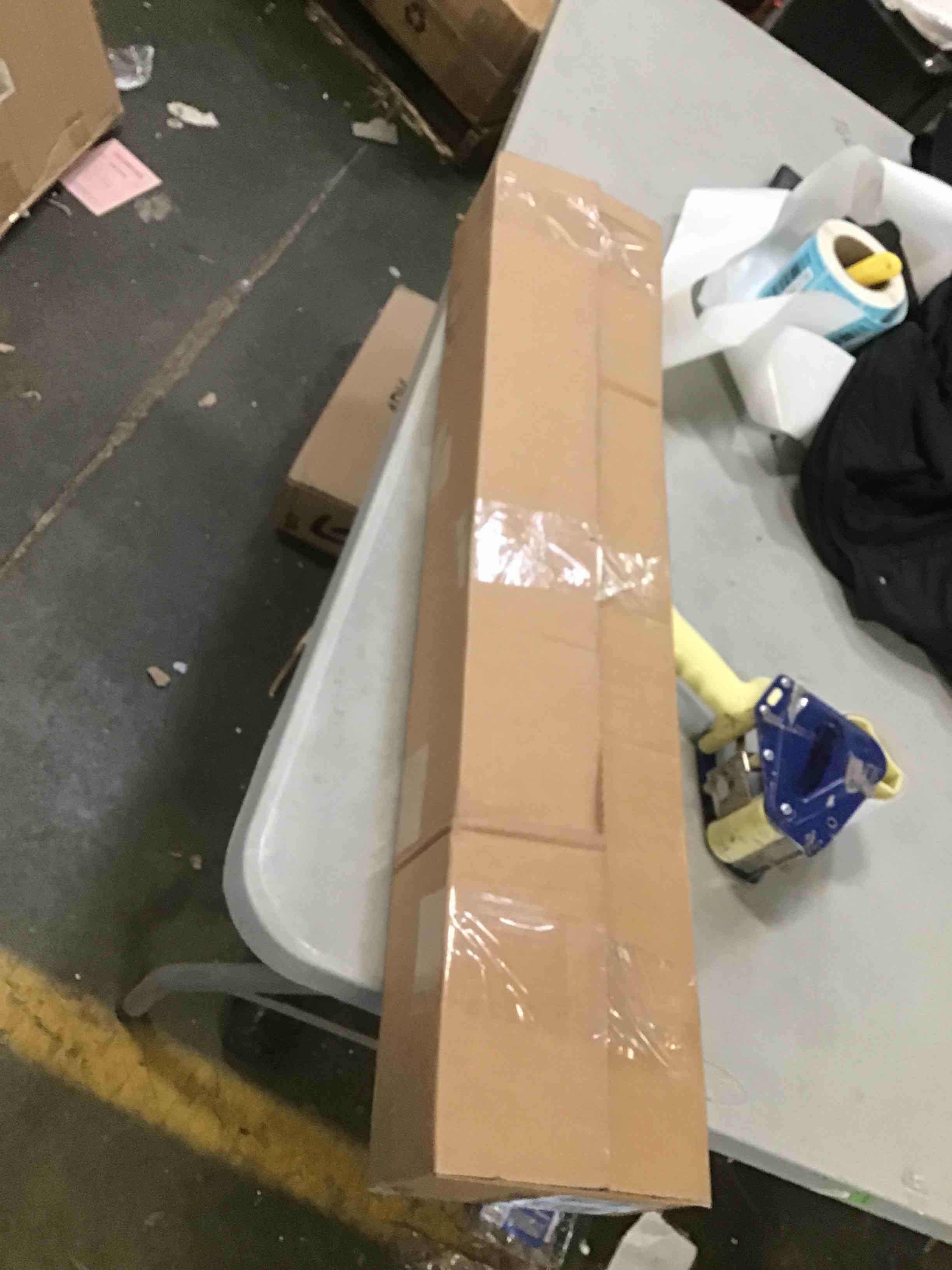 https://s3.amazonaws.com/lotting-images-prod/bidfta/BLU5821083_1705783917892.jpeg