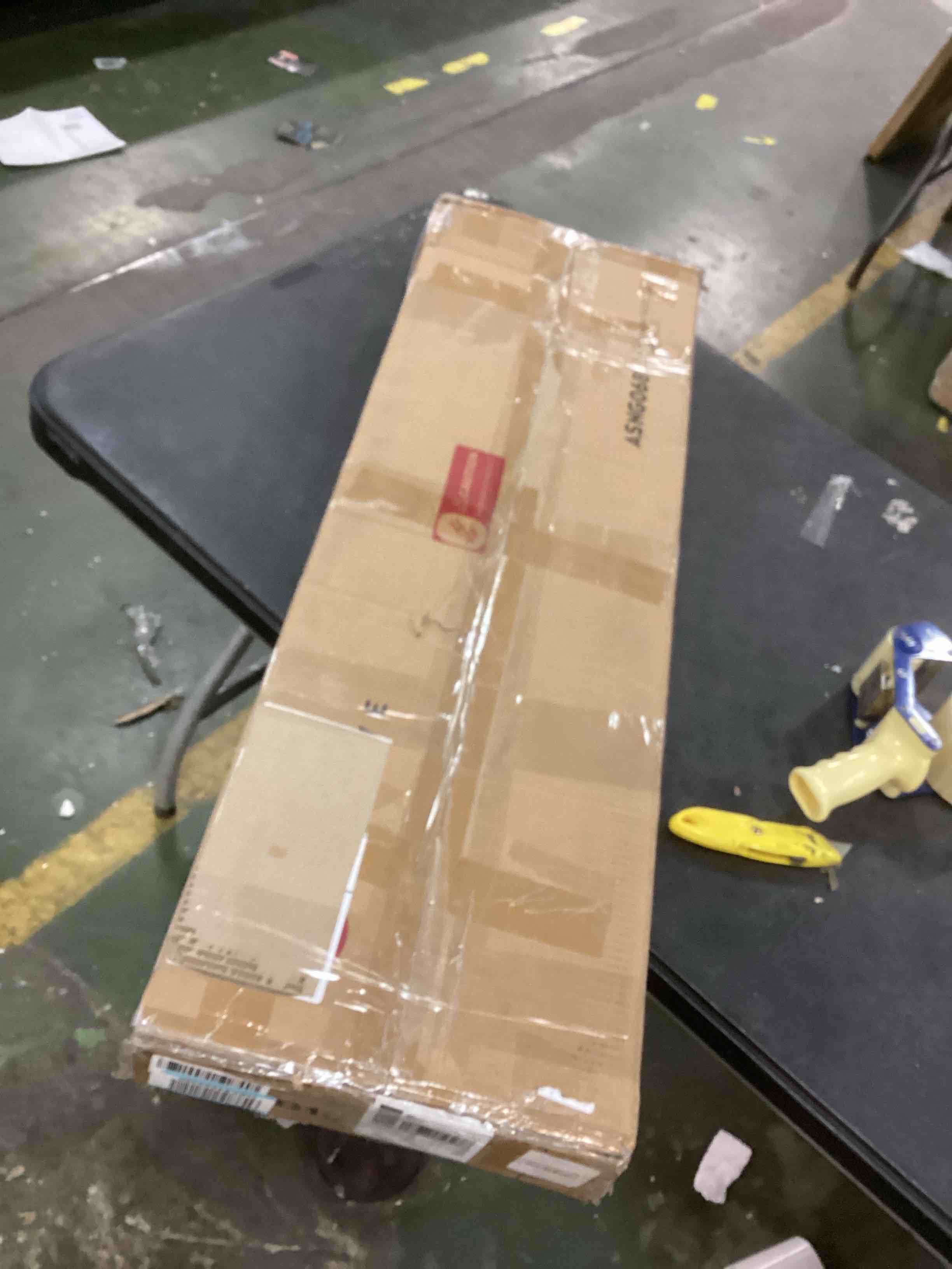 https://s3.amazonaws.com/lotting-images-prod/bidfta/BLU5821201_1705932788694.jpeg