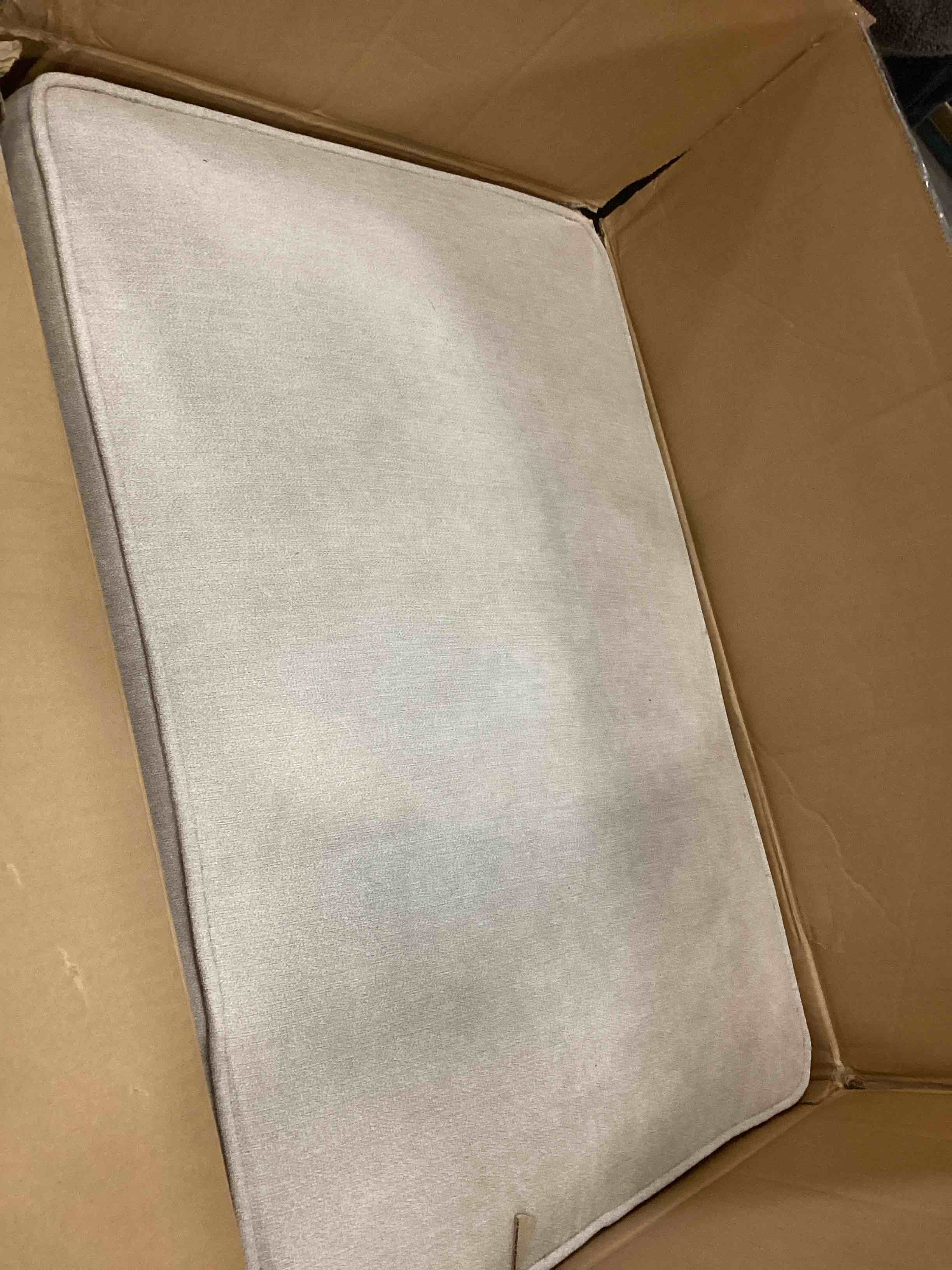 https://s3.amazonaws.com/lotting-images-prod/bidfta/BLU5821205_1705933206713.jpeg