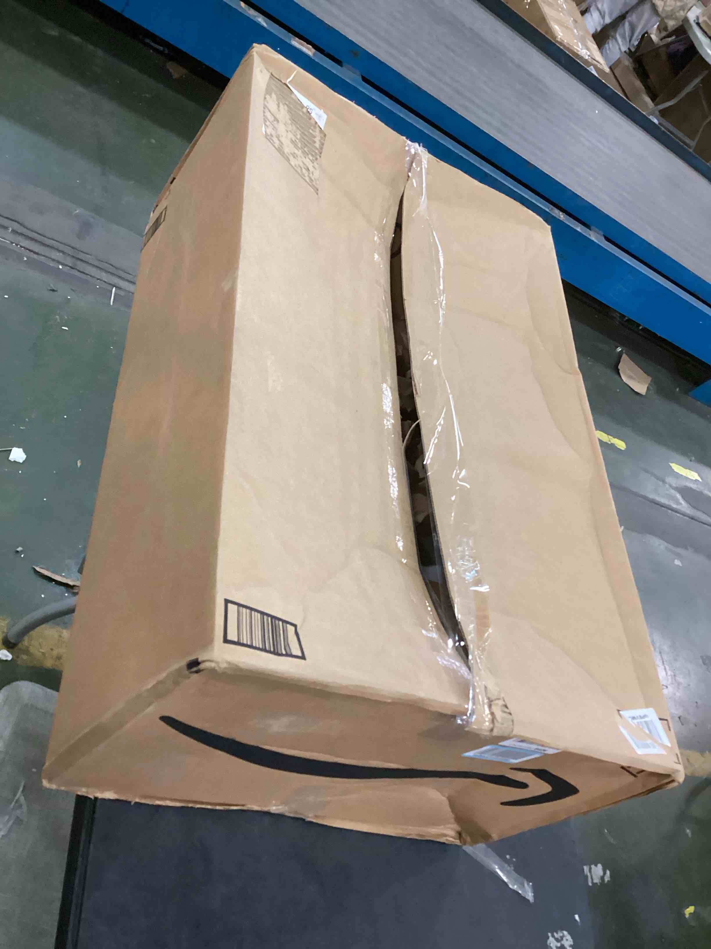 https://s3.amazonaws.com/lotting-images-prod/bidfta/BLU5821218_1705934457182.jpeg