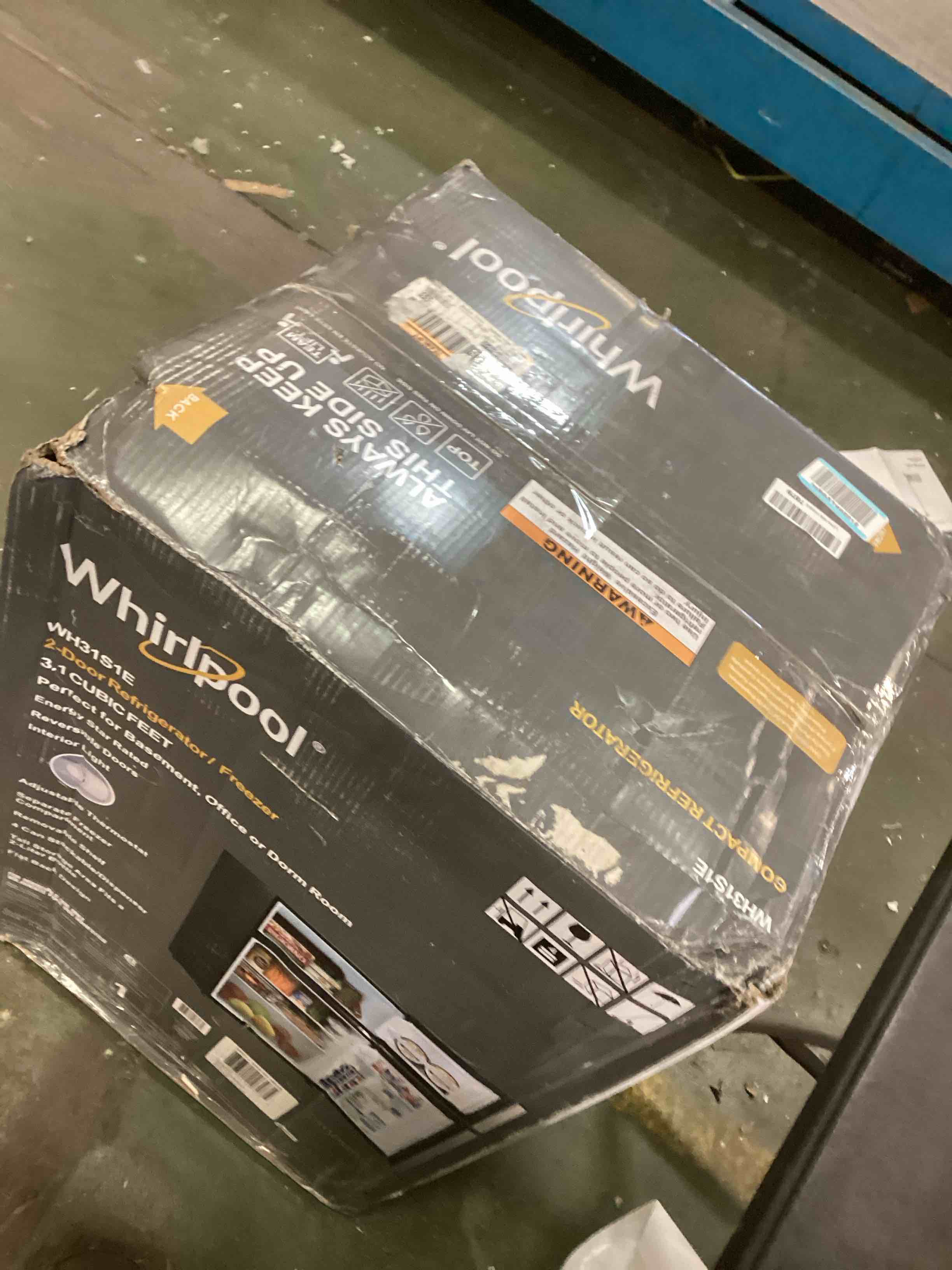 https://s3.amazonaws.com/lotting-images-prod/bidfta/BLU5821342_1705949271767.jpeg