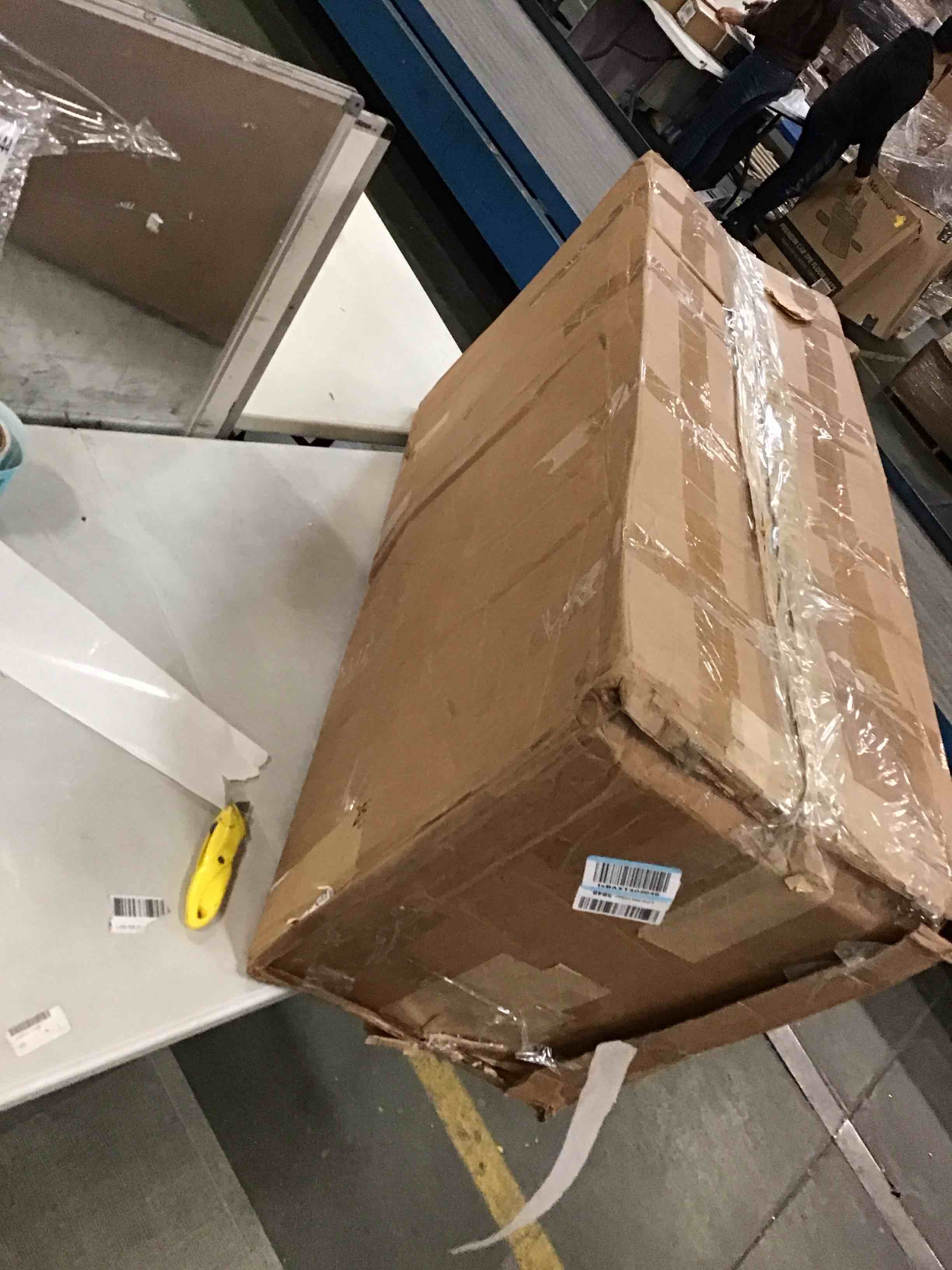 https://s3.amazonaws.com/lotting-images-prod/bidfta/BLU5821790_1706098066273.jpeg