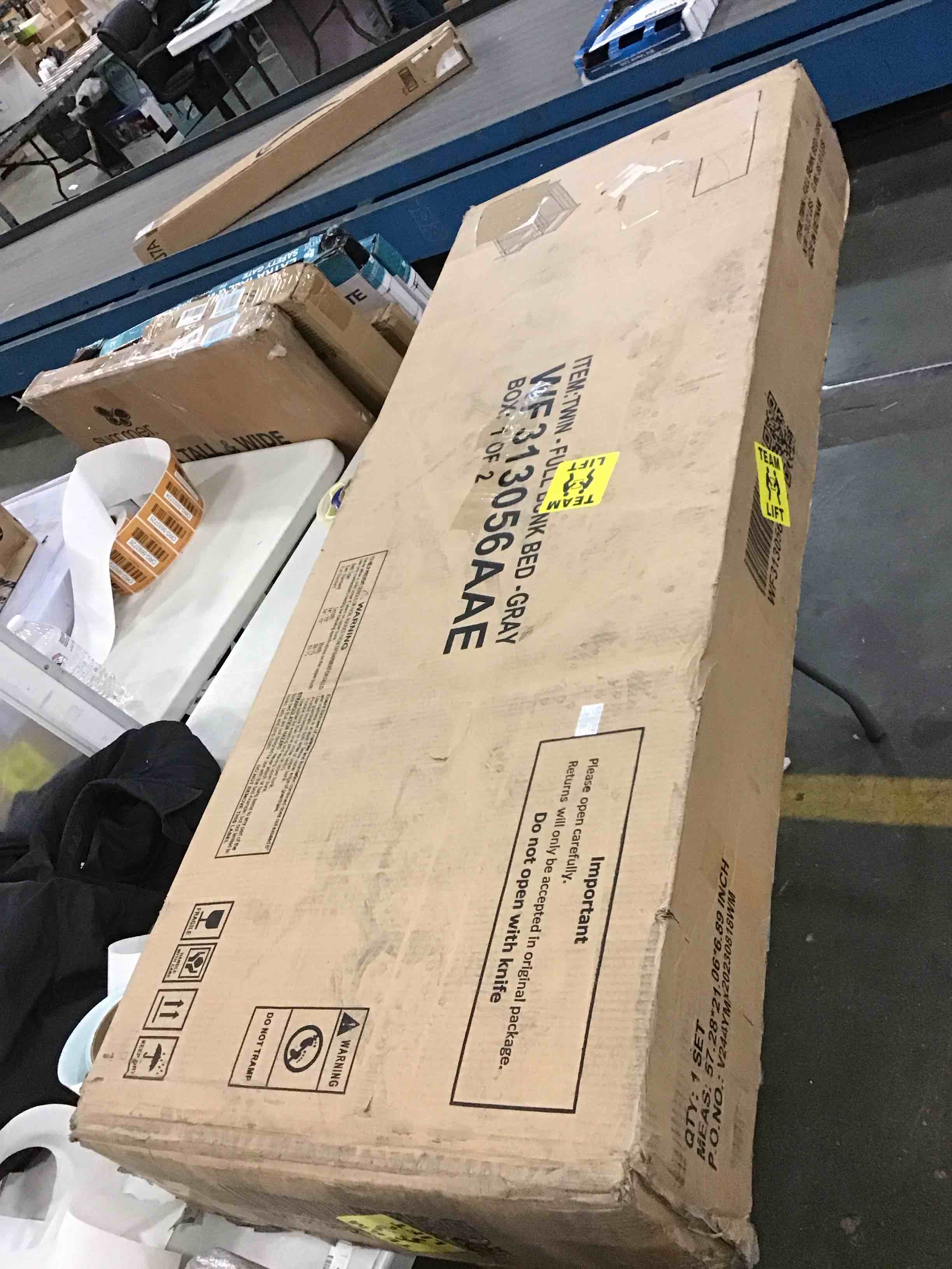 https://s3.amazonaws.com/lotting-images-prod/bidfta/BLU5821861_1706104900828.jpeg