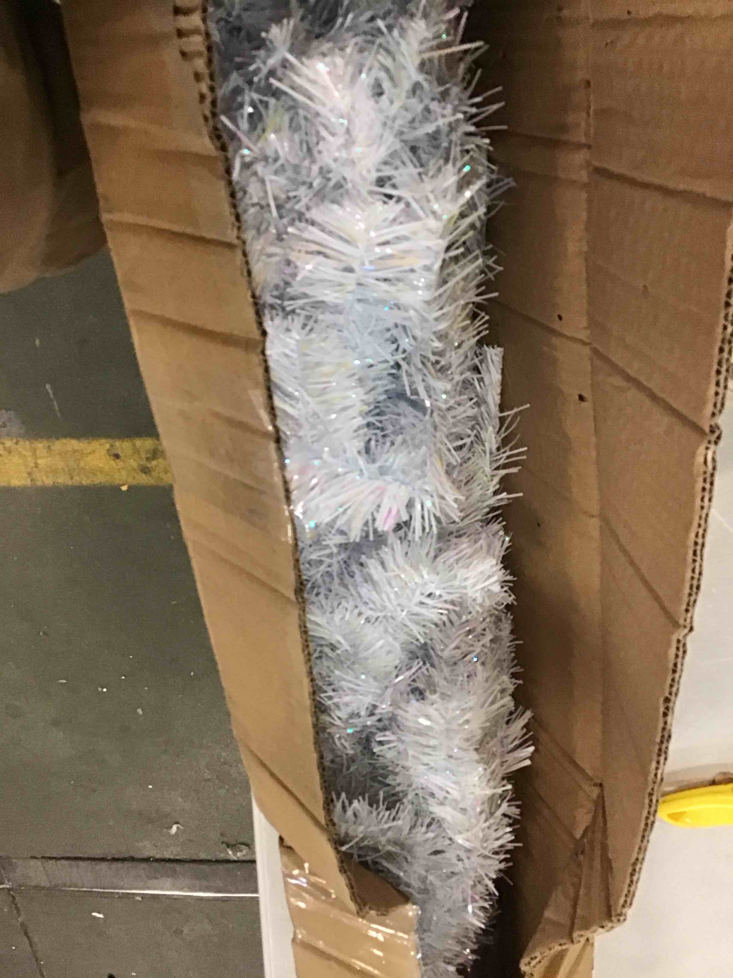 https://s3.amazonaws.com/lotting-images-prod/bidfta/BLU5821871_1706105951265.jpeg